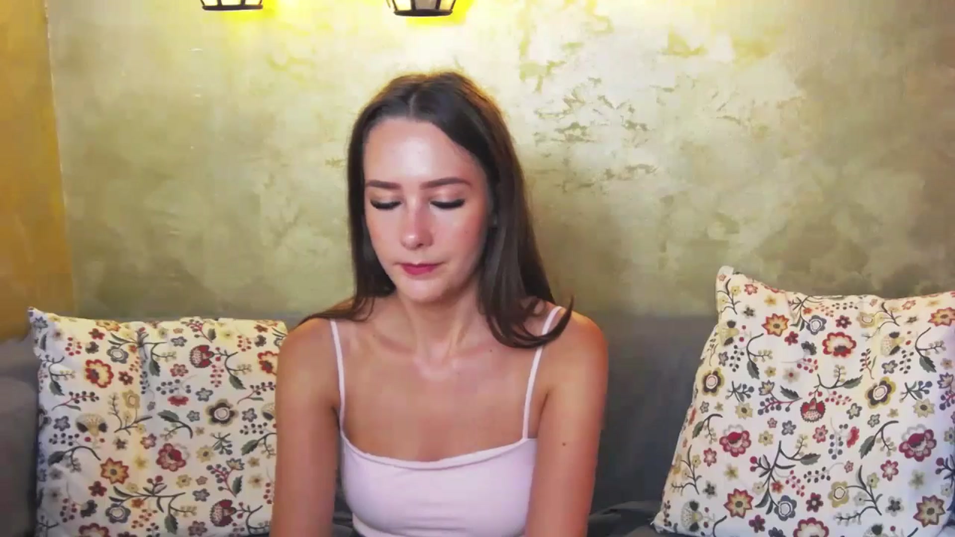 Gallery image thumbnail from Radiance's myfreecams stream on, 06/25/2024, 16:19 image 16 of 20