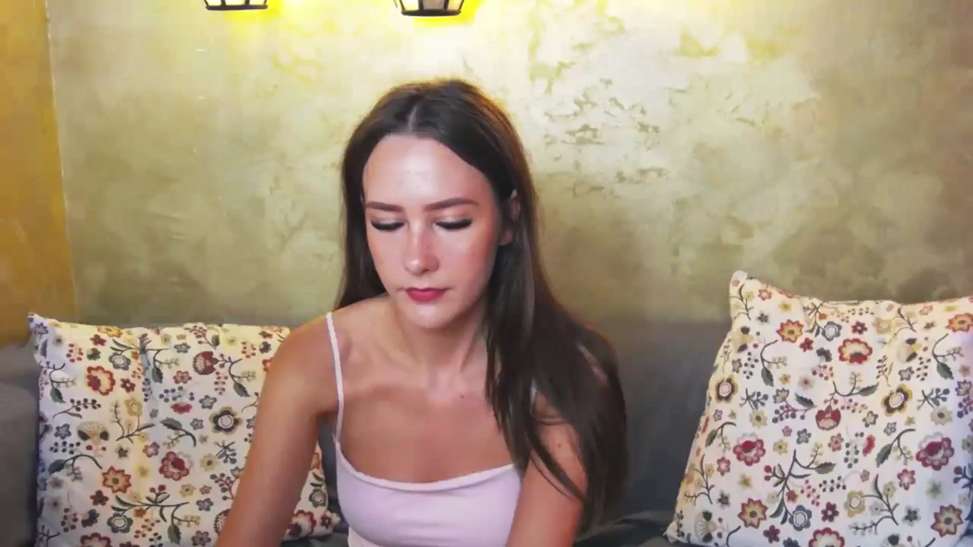 Gallery image thumbnail from Radiance's myfreecams stream on, 06/25/2024, 16:19 image 3 of 20