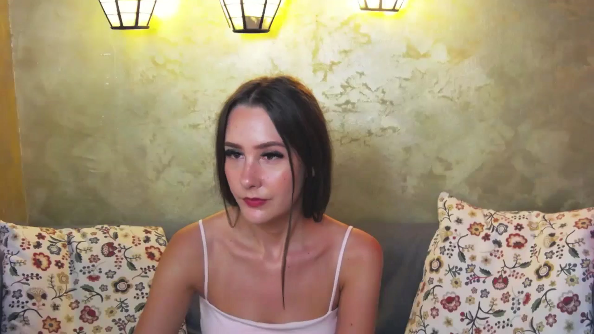 Gallery image thumbnail from Radiance's myfreecams stream on, 06/25/2024, 16:59 image 4 of 20