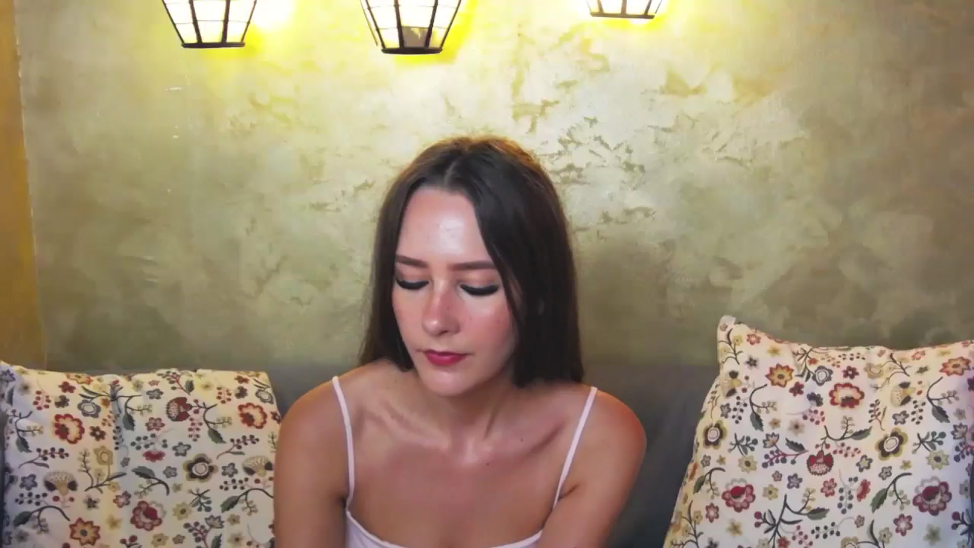 Gallery image thumbnail from Radiance's myfreecams stream on, 06/25/2024, 16:59 image 11 of 20