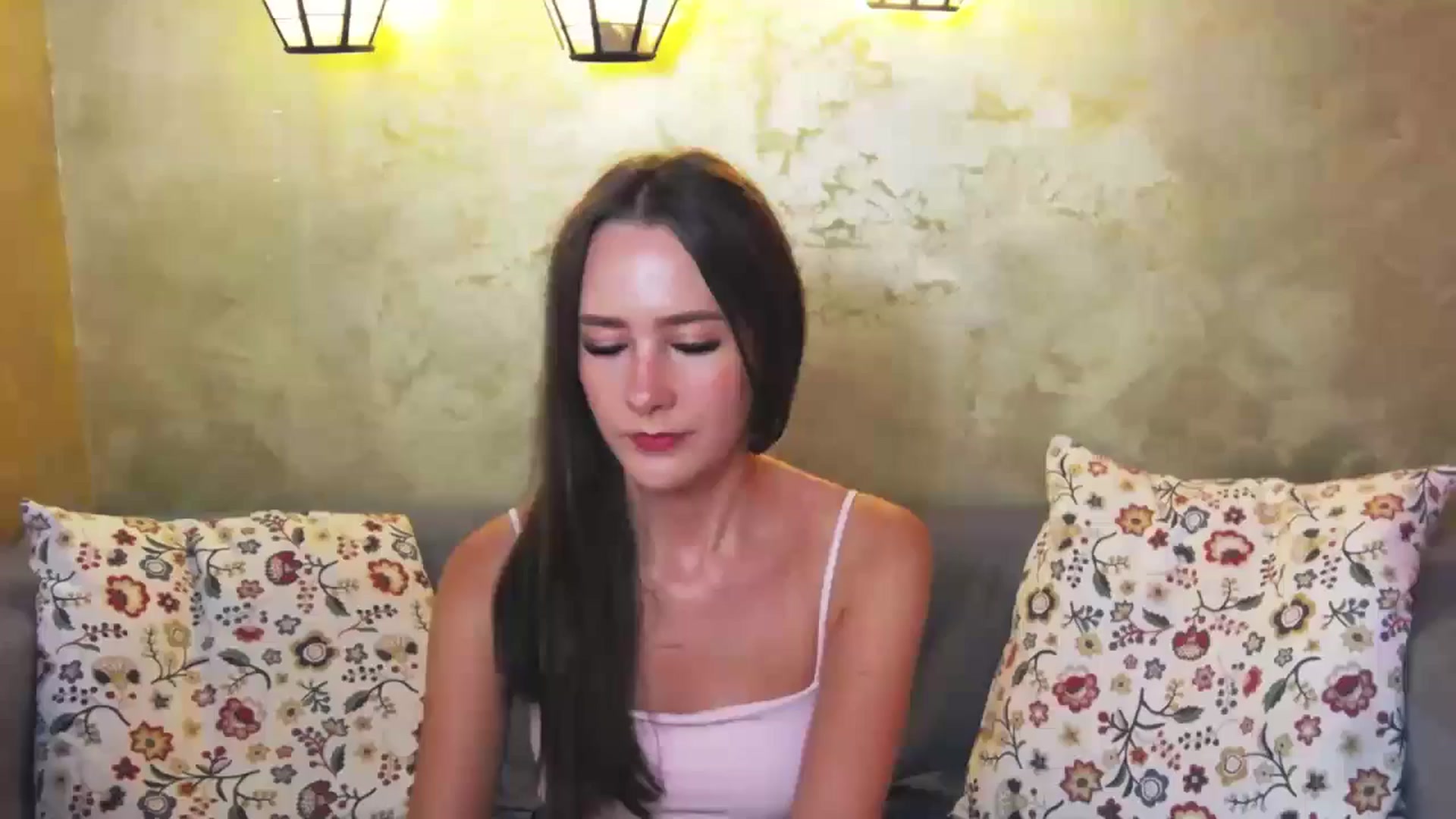 Gallery image thumbnail from Radiance's myfreecams stream on, 06/25/2024, 16:59 image 18 of 20