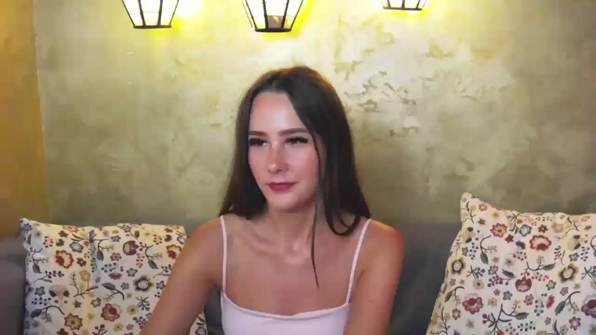 Gallery image thumbnail from Radiance's myfreecams stream on, 06/25/2024, 16:59 image 1 of 20