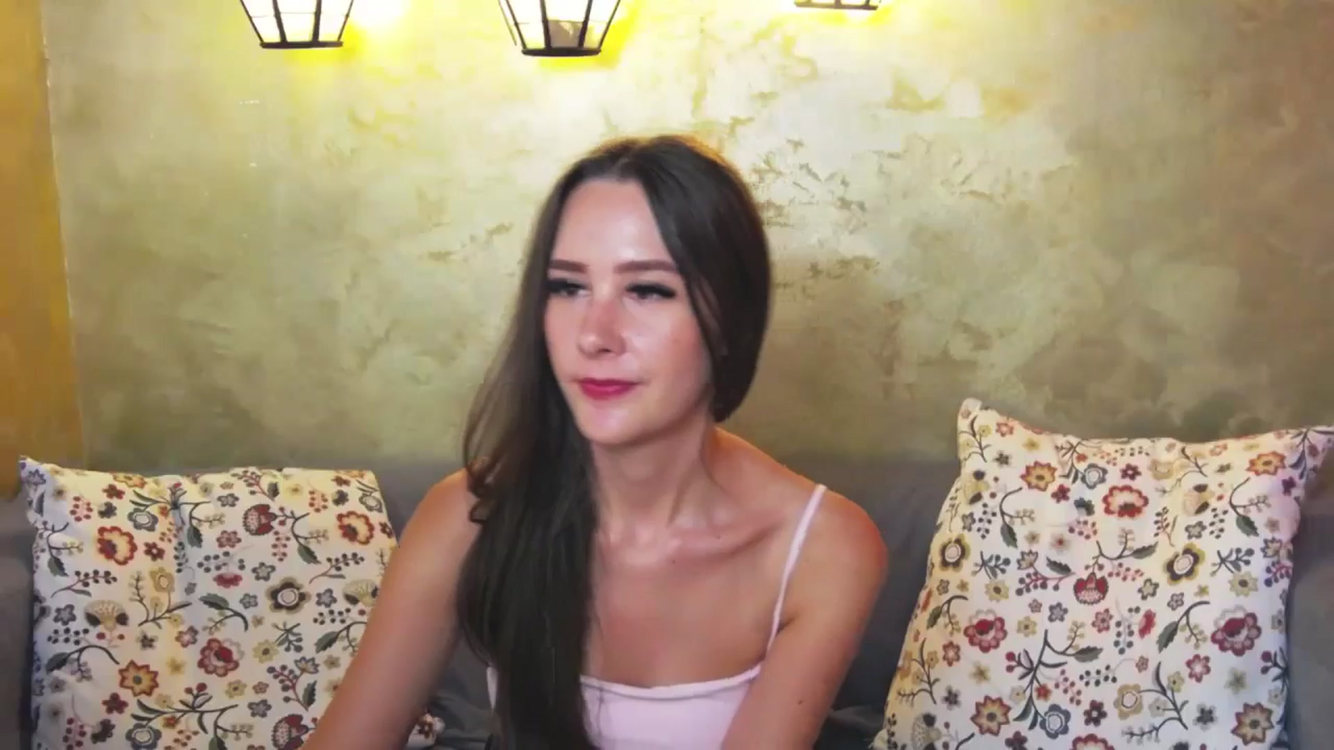 Gallery image thumbnail from Radiance's myfreecams stream on, 06/25/2024, 17:43 image 5 of 20