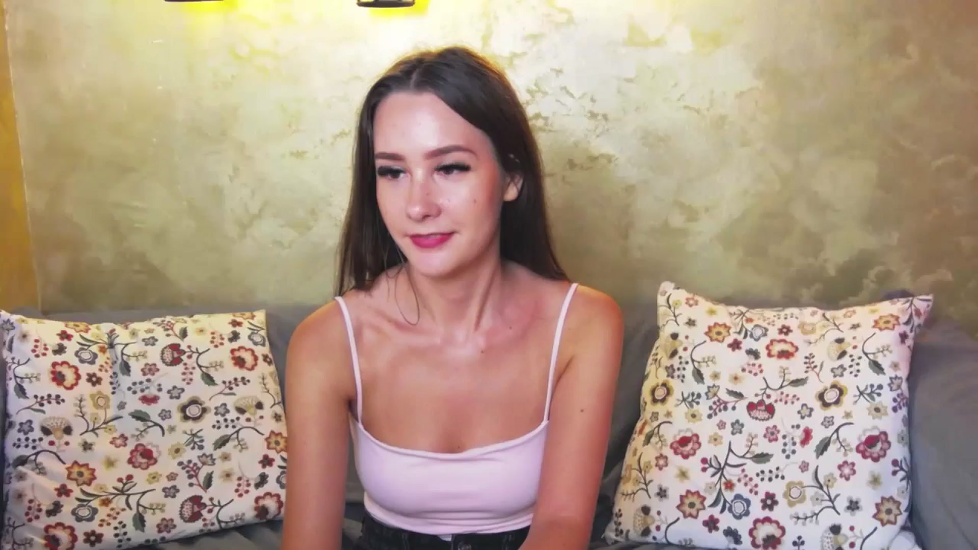 Gallery image thumbnail from Radiance's myfreecams stream on, 06/25/2024, 19:25 image 16 of 20