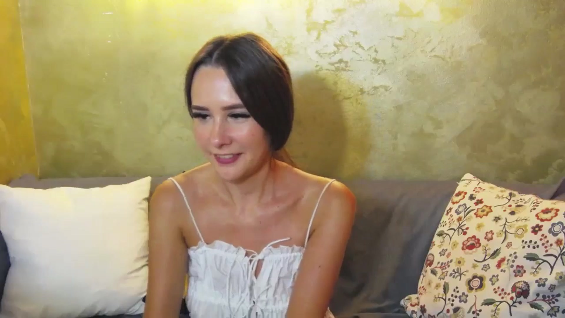 Gallery image thumbnail from Radiance's myfreecams stream on, 07/01/2024, 18:33 image 20 of 20