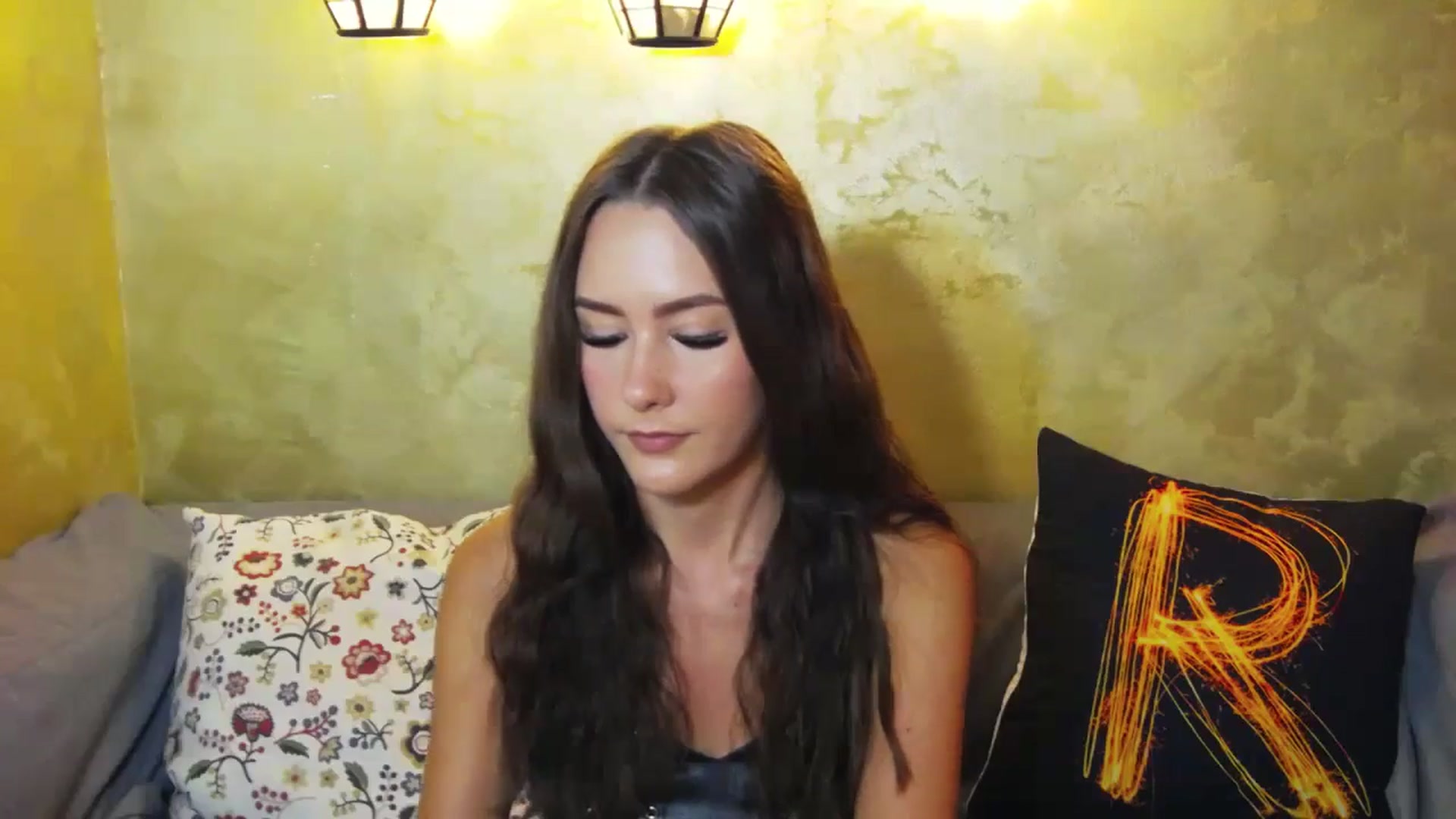 Gallery image thumbnail from Radiance's myfreecams stream on, 07/05/2024, 14:49 image 2 of 20
