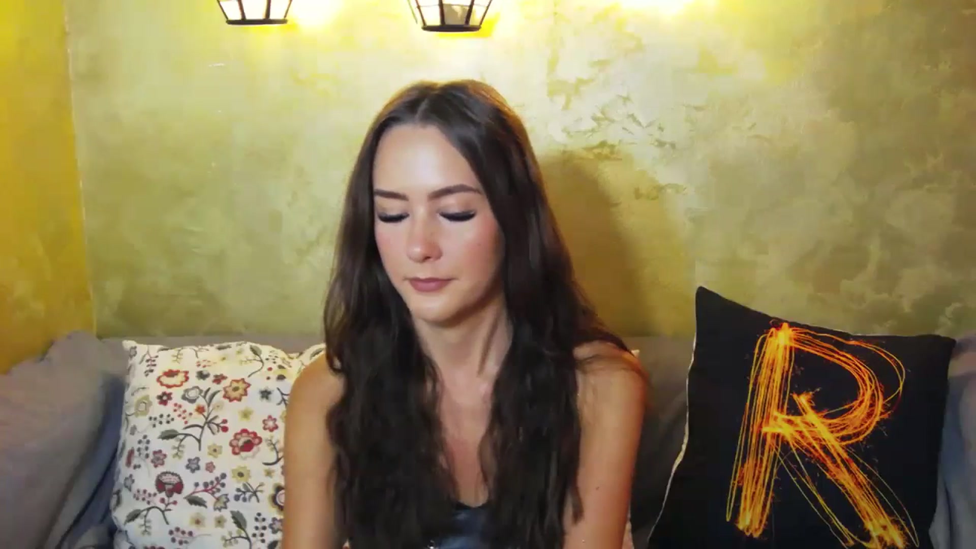 Gallery image thumbnail from Radiance's myfreecams stream on, 07/05/2024, 14:49 image 3 of 20
