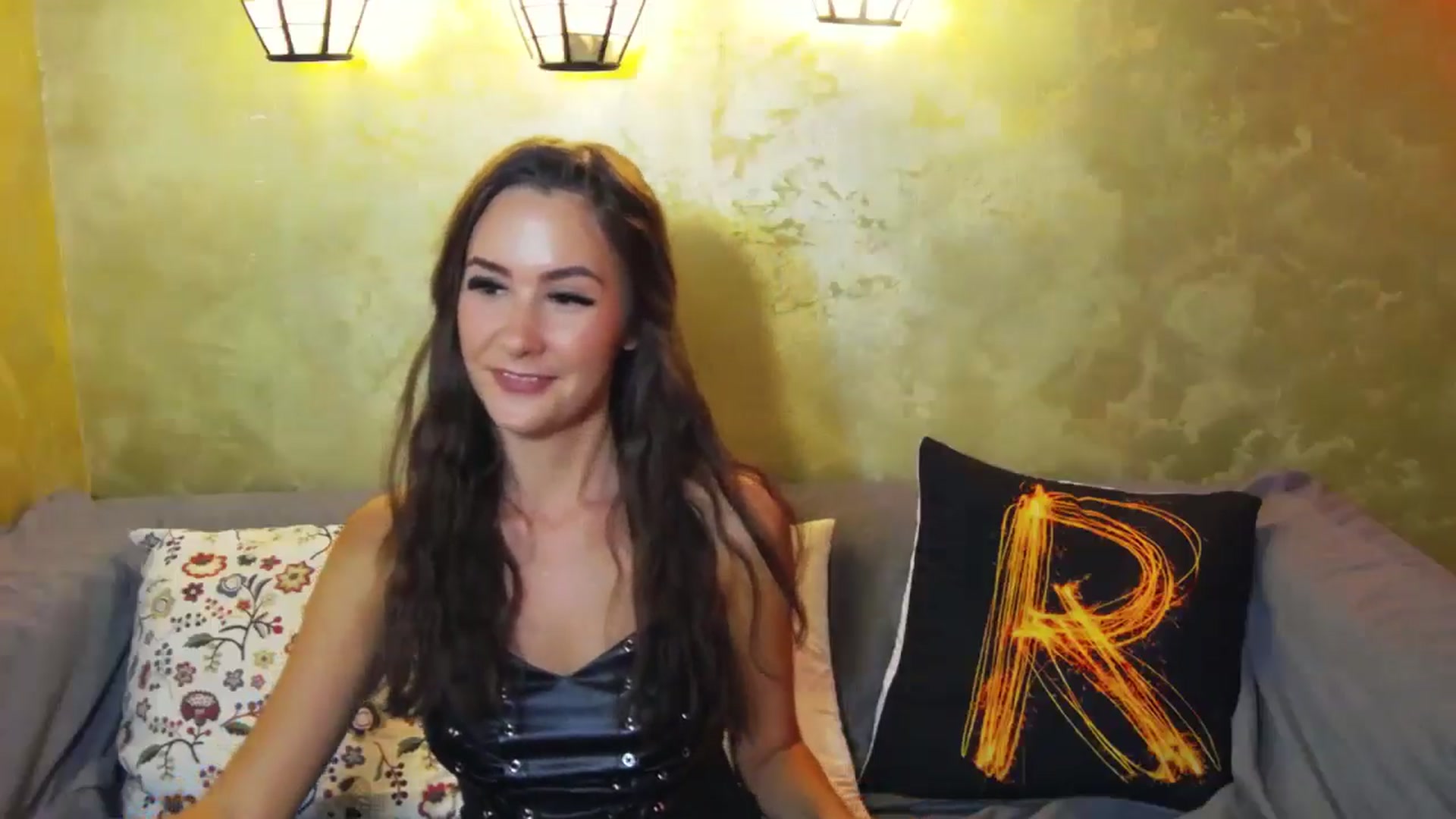 Gallery image thumbnail from Radiance's myfreecams stream on, 07/05/2024, 17:12 image 2 of 20