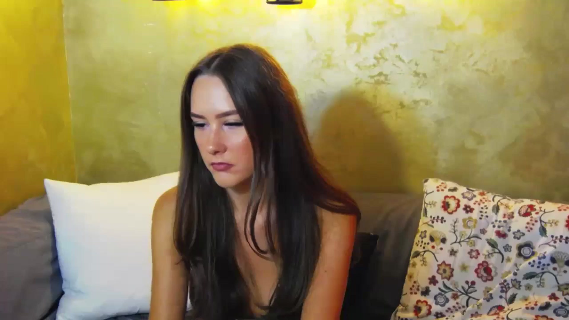 Gallery image thumbnail from Radiance's myfreecams stream on, 07/10/2024, 12:48 image 11 of 20