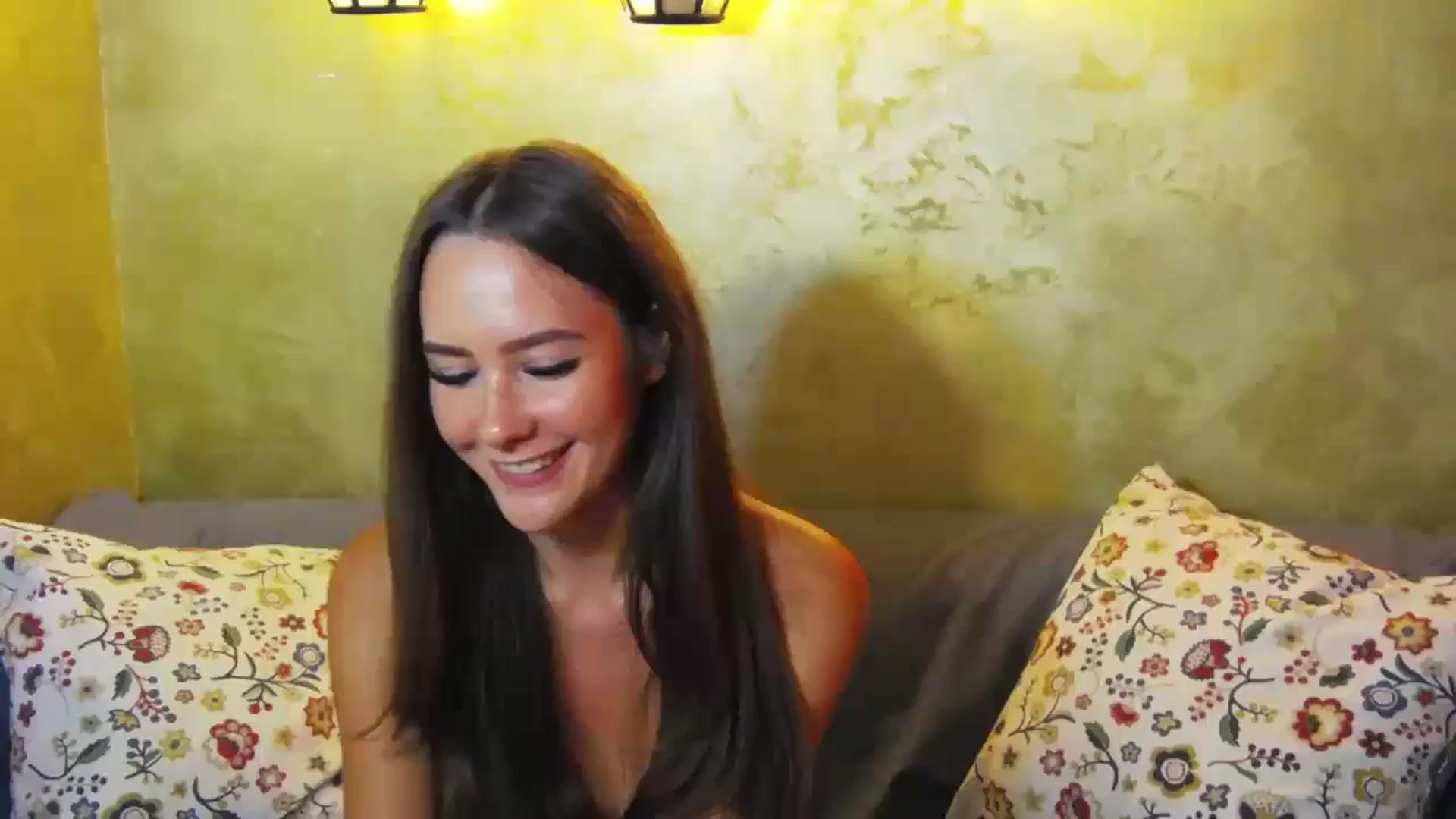 Gallery image thumbnail from Radiance's myfreecams stream on, 07/10/2024, 13:45 image 19 of 20