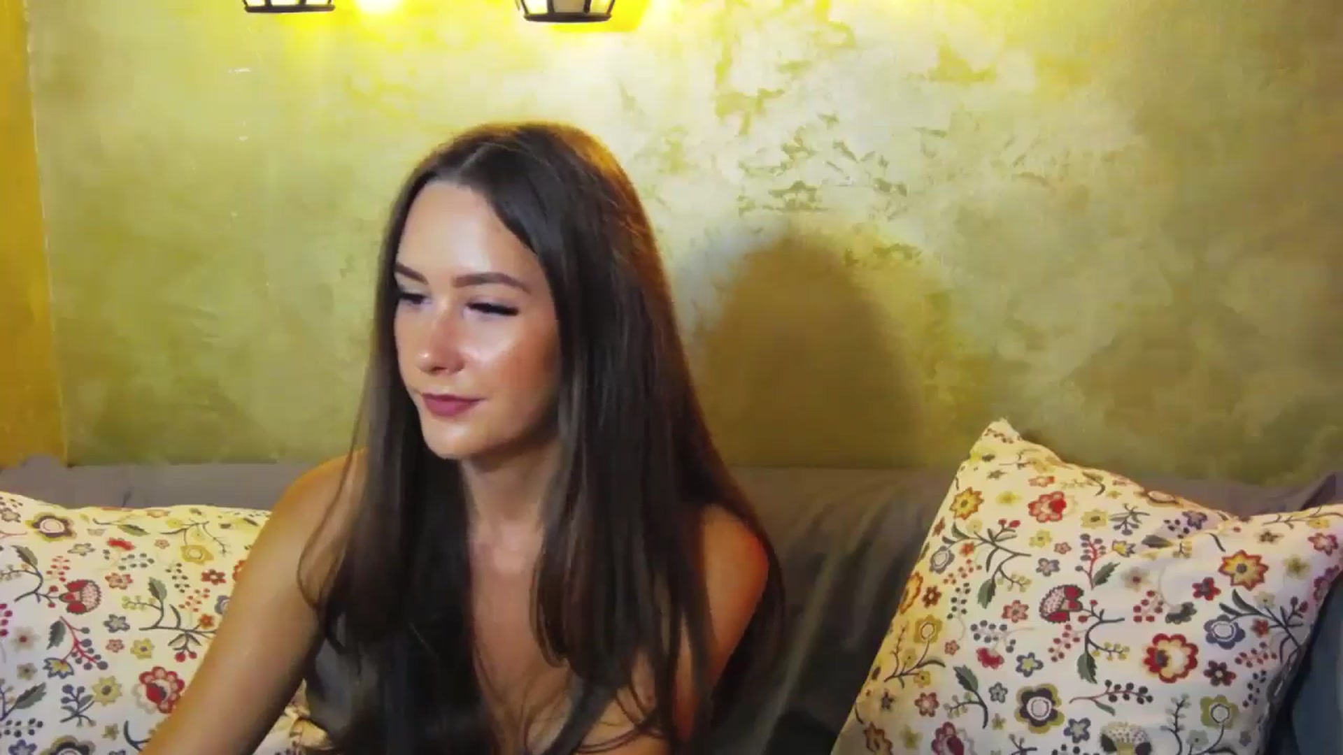 Gallery image thumbnail from Radiance's myfreecams stream on, 07/10/2024, 13:45 image 7 of 20