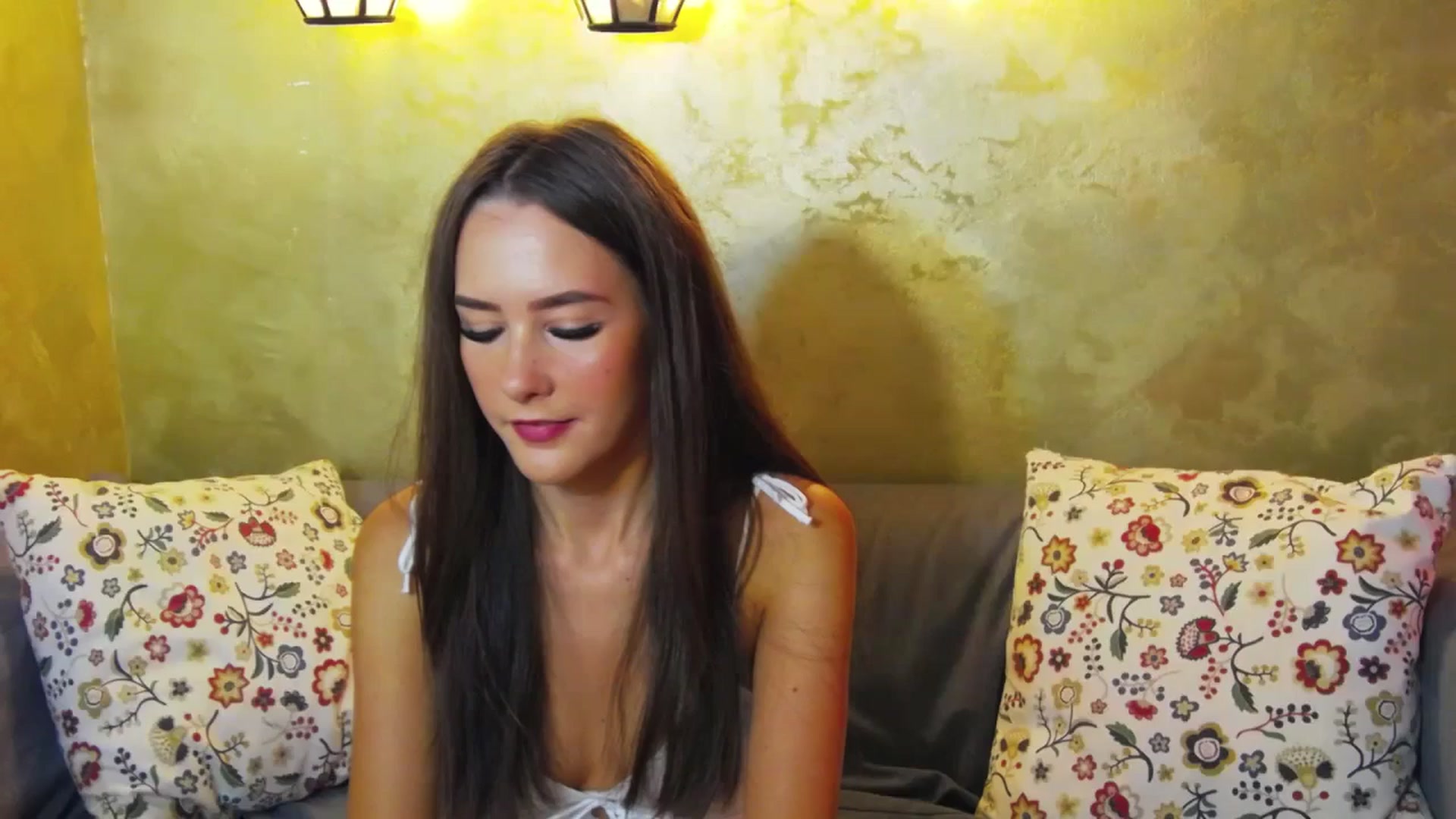 Gallery image thumbnail from Radiance's myfreecams stream on, 07/13/2024, 14:05 image 1 of 20