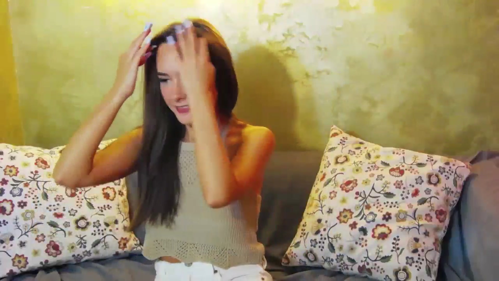Gallery image thumbnail from Radiance's myfreecams stream on, 07/14/2024, 15:06 image 16 of 20