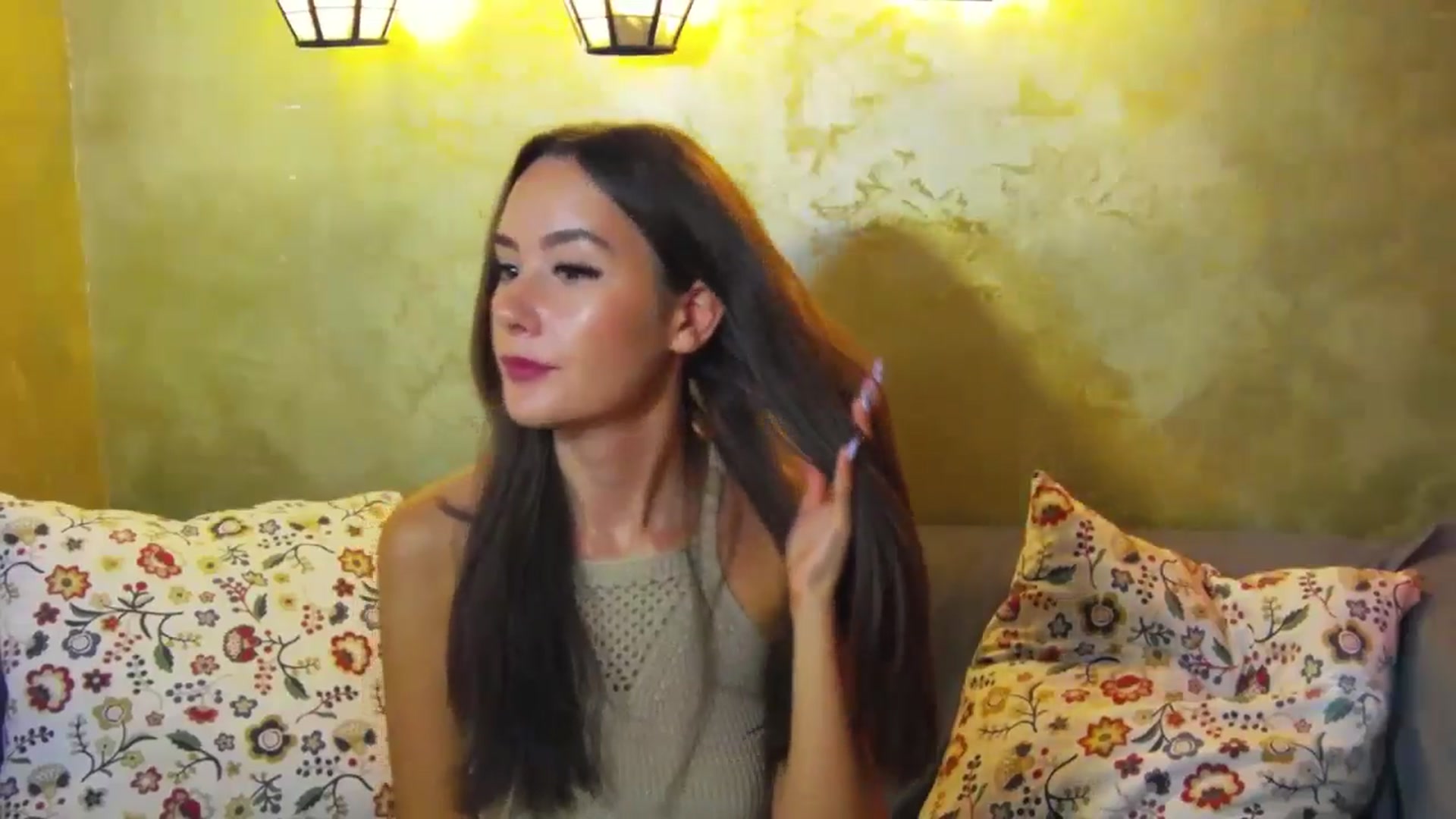 Gallery image thumbnail from Radiance's myfreecams stream on, 07/14/2024, 17:21 image 3 of 20