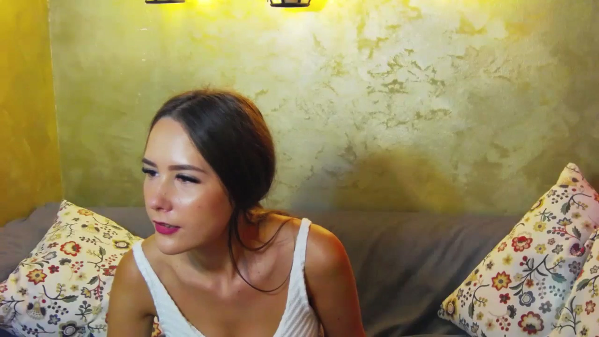 Gallery image thumbnail from Radiance's myfreecams stream on, 07/15/2024, 15:07 image 17 of 20