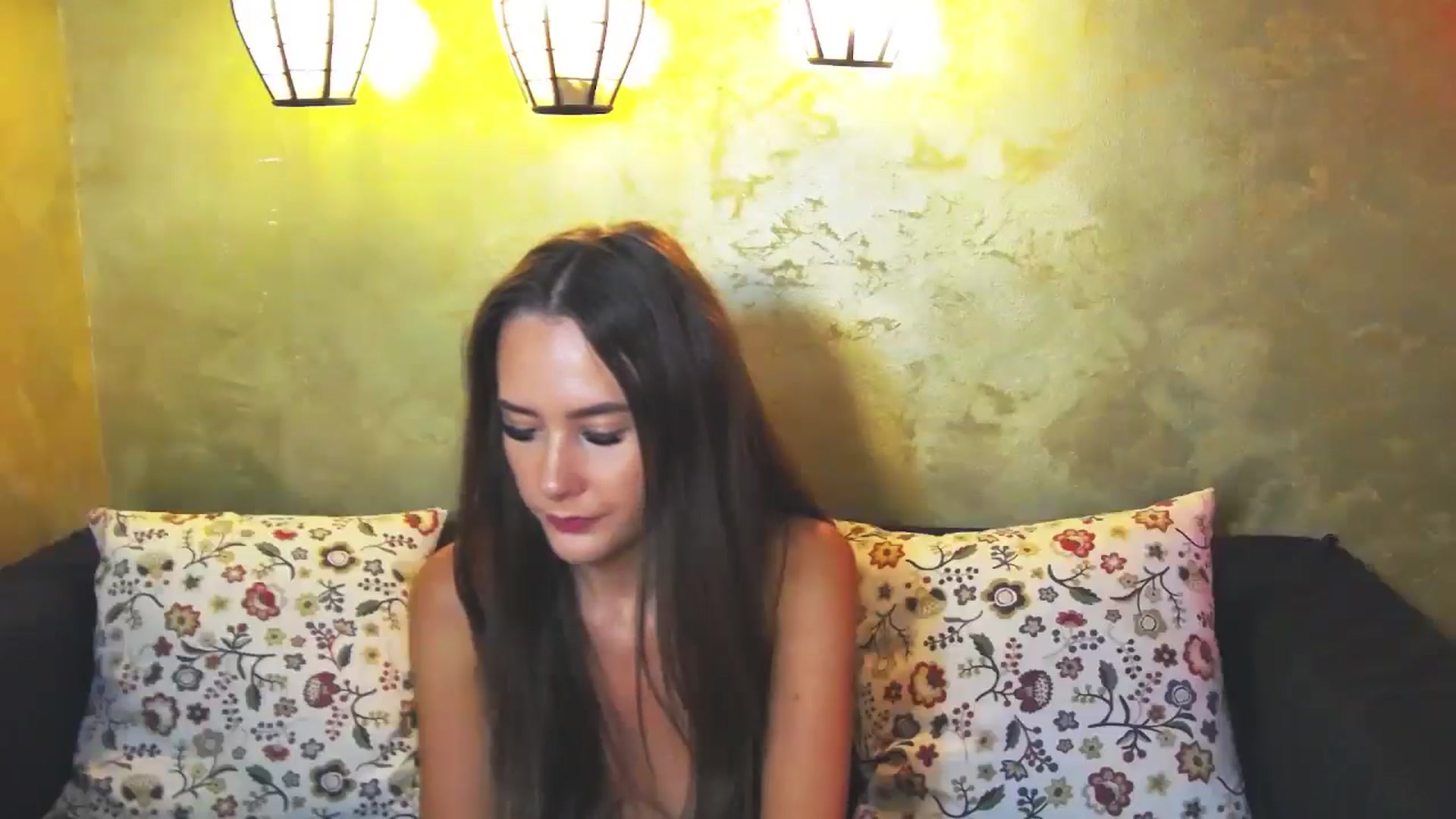 Gallery image thumbnail from Radiance's myfreecams stream on, 07/22/2024, 16:33 image 5 of 20