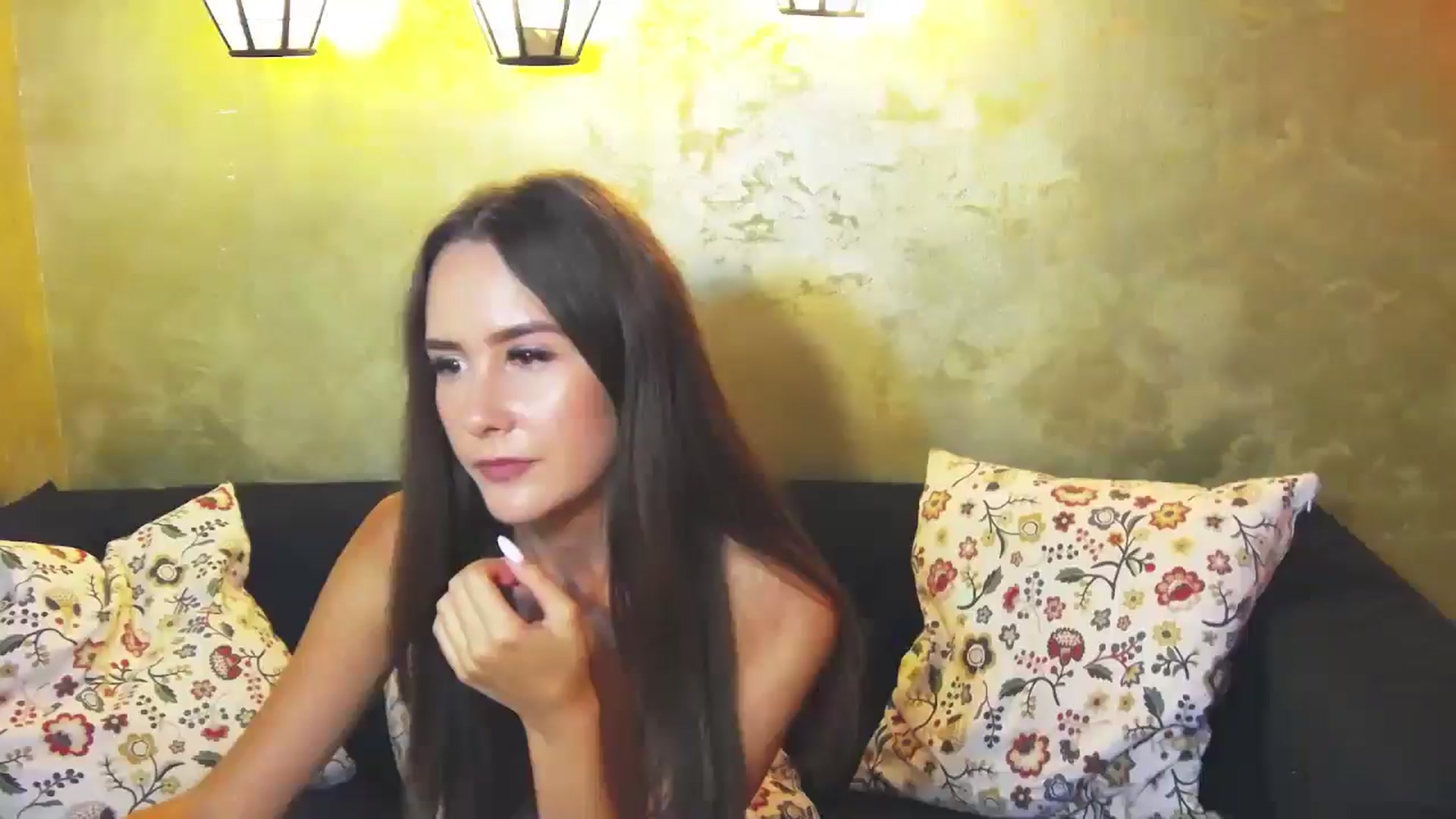 Gallery image thumbnail from Radiance's myfreecams stream on, 07/23/2024, 18:19 image 8 of 20