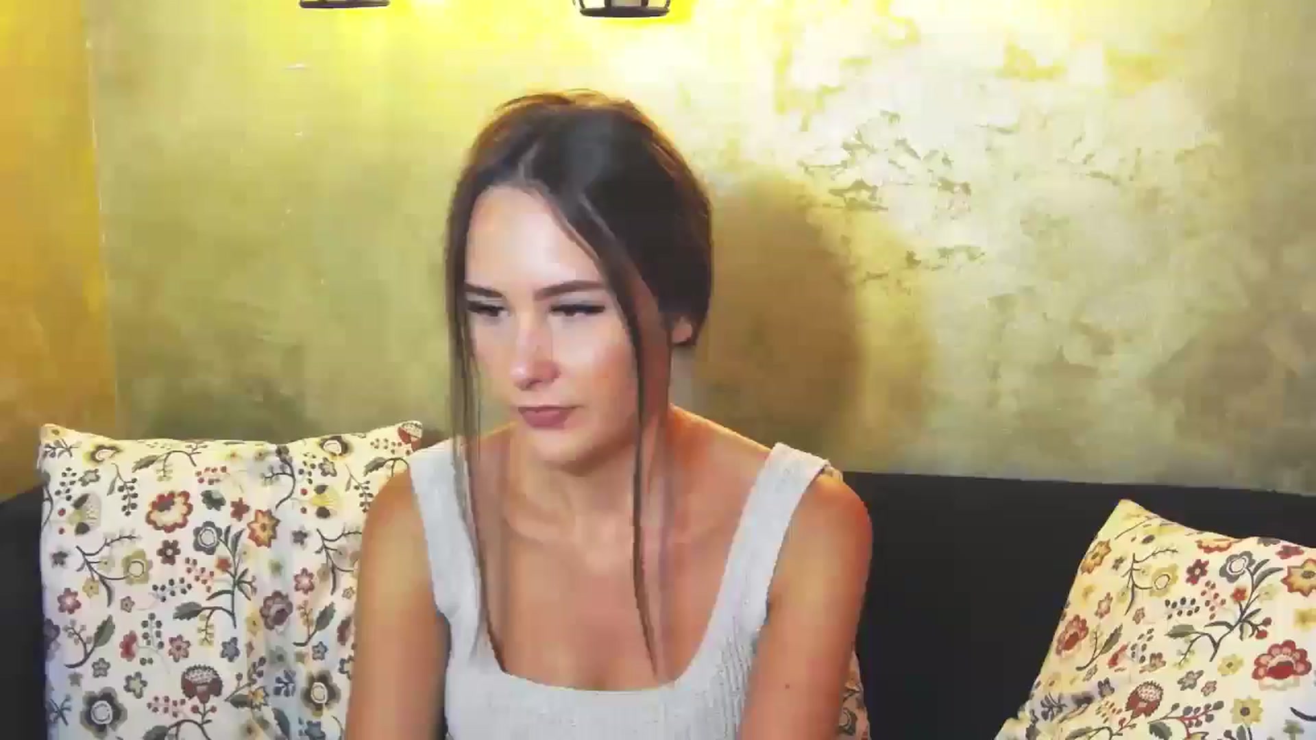 Gallery image thumbnail from Radiance's myfreecams stream on, 07/24/2024, 13:02 image 10 of 20