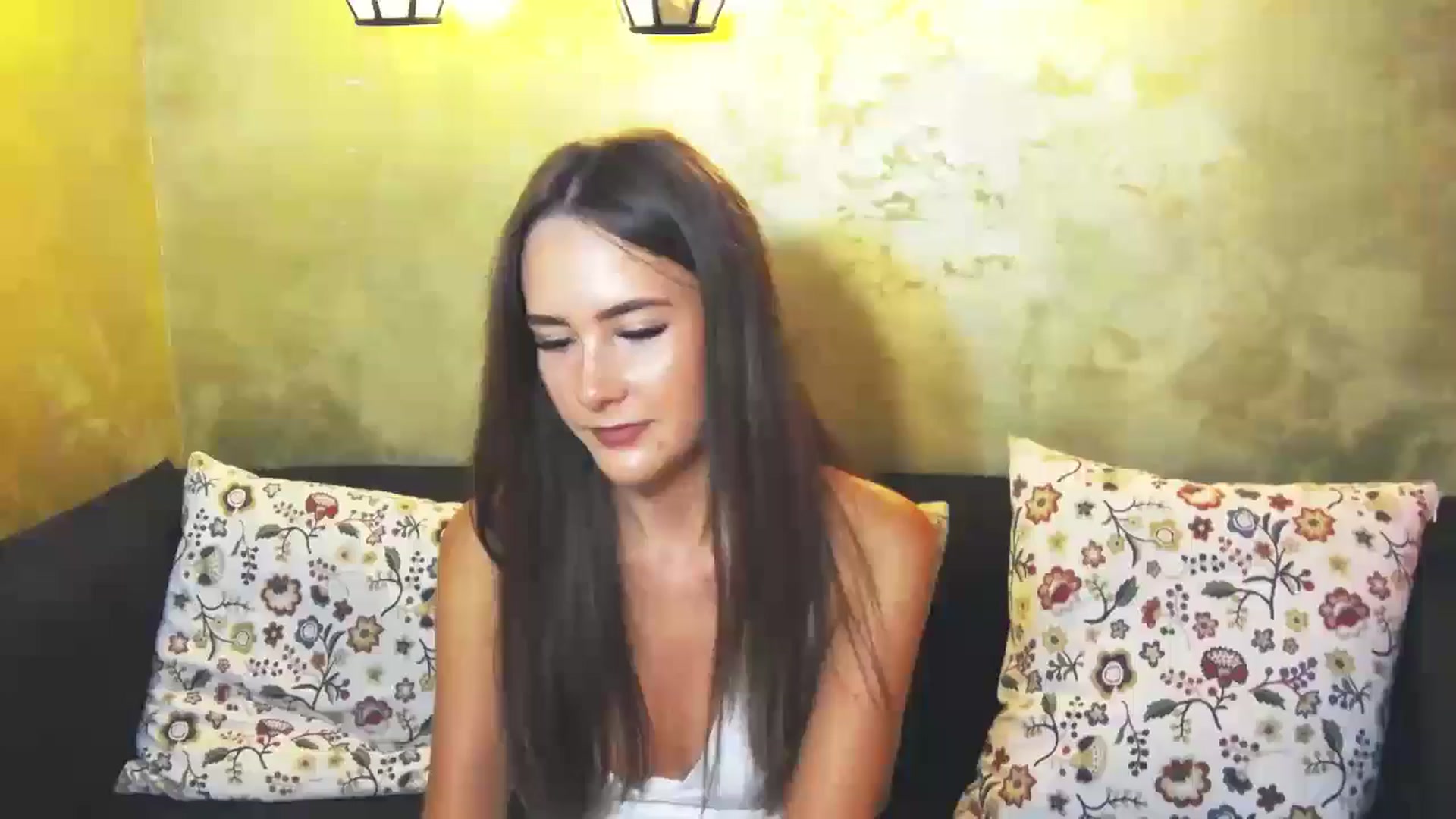 Gallery image thumbnail from Radiance's myfreecams stream on, 07/25/2024, 17:00 image 18 of 20