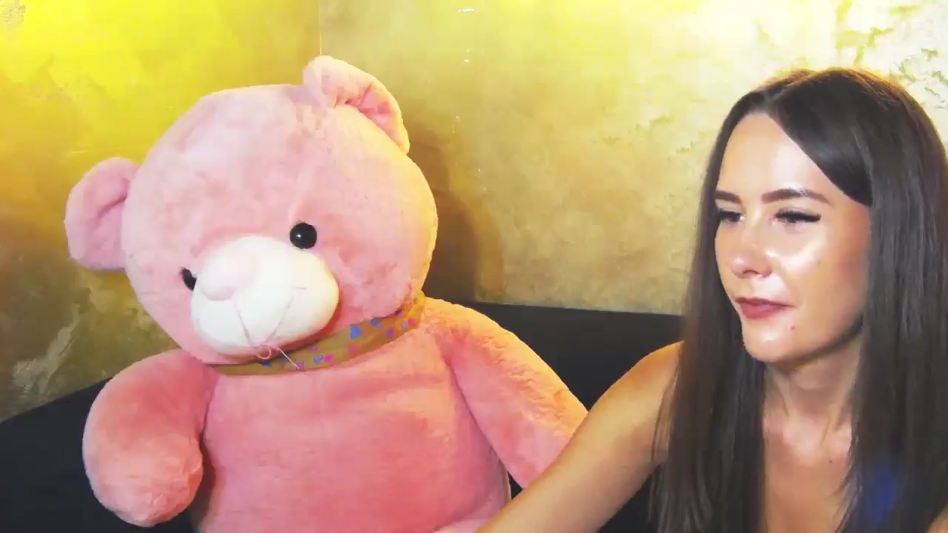 Gallery image thumbnail from Radiance's myfreecams stream on, 07/25/2024, 19:09 image 13 of 20