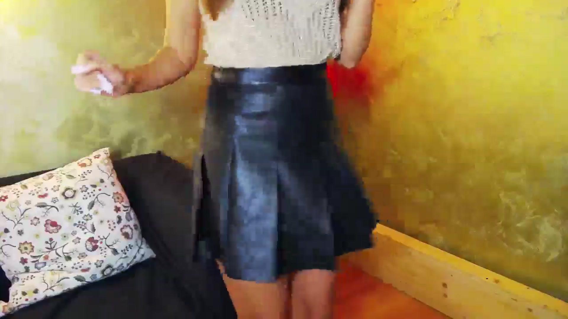 Gallery image thumbnail from Radiance's myfreecams stream on, 07/30/2024, 17:18 image 11 of 20