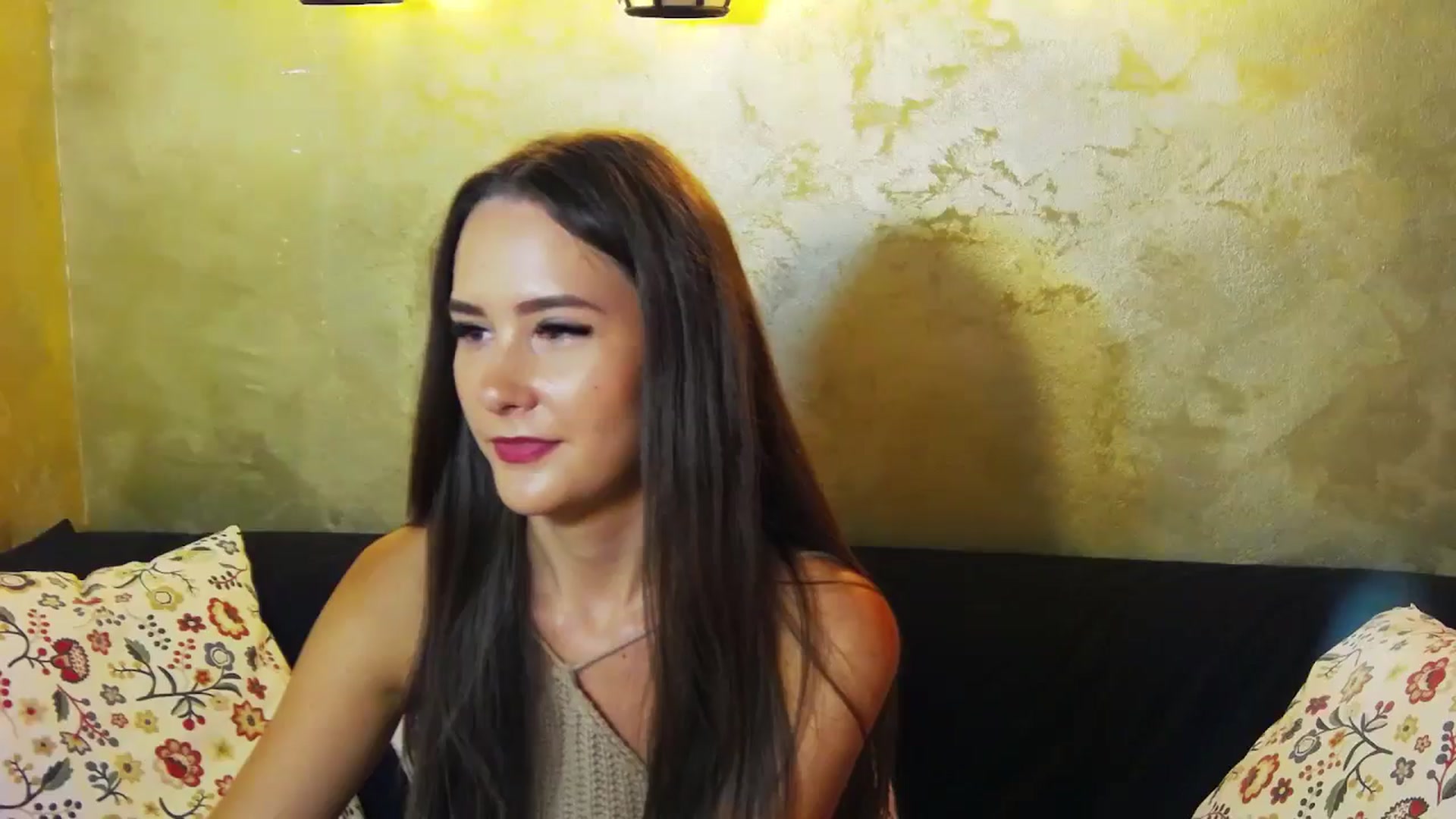 Gallery image thumbnail from Radiance's myfreecams stream on, 08/01/2024, 14:33 image 12 of 20