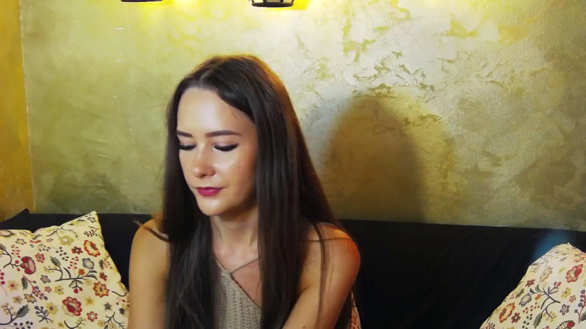 Gallery image thumbnail from Radiance's myfreecams stream on, 08/01/2024, 14:33 image 13 of 20