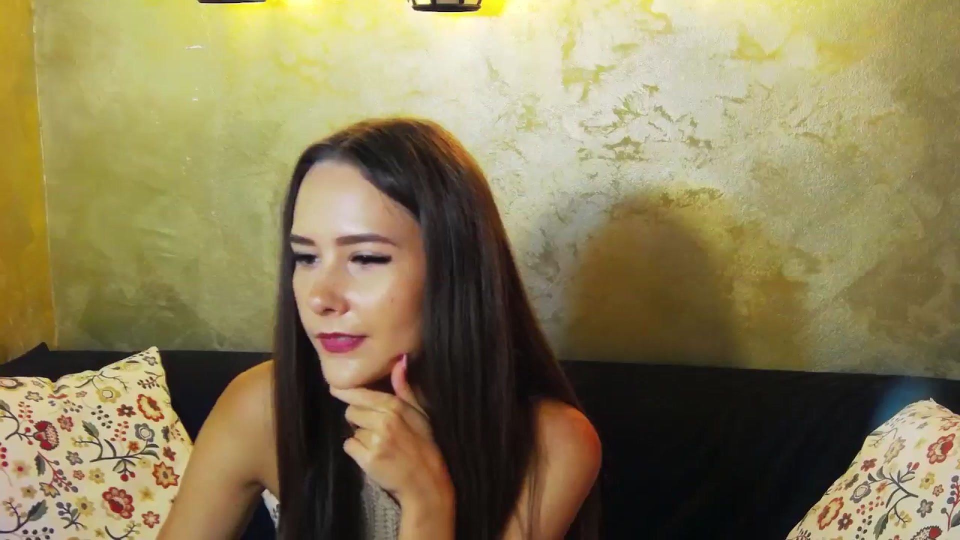 Gallery image thumbnail from Radiance's myfreecams stream on, 08/01/2024, 14:33 image 16 of 20