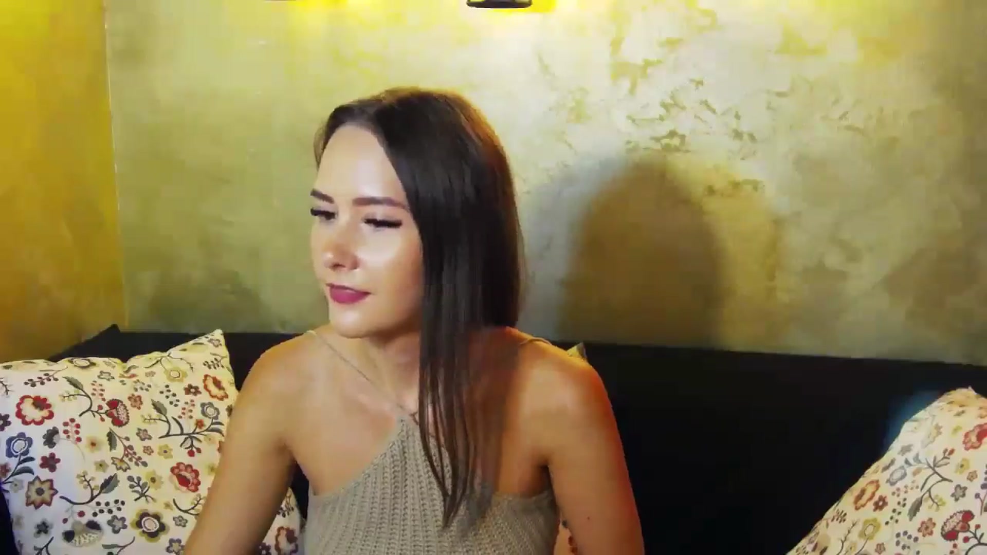 Gallery image thumbnail from Radiance's myfreecams stream on, 08/01/2024, 17:26 image 9 of 20