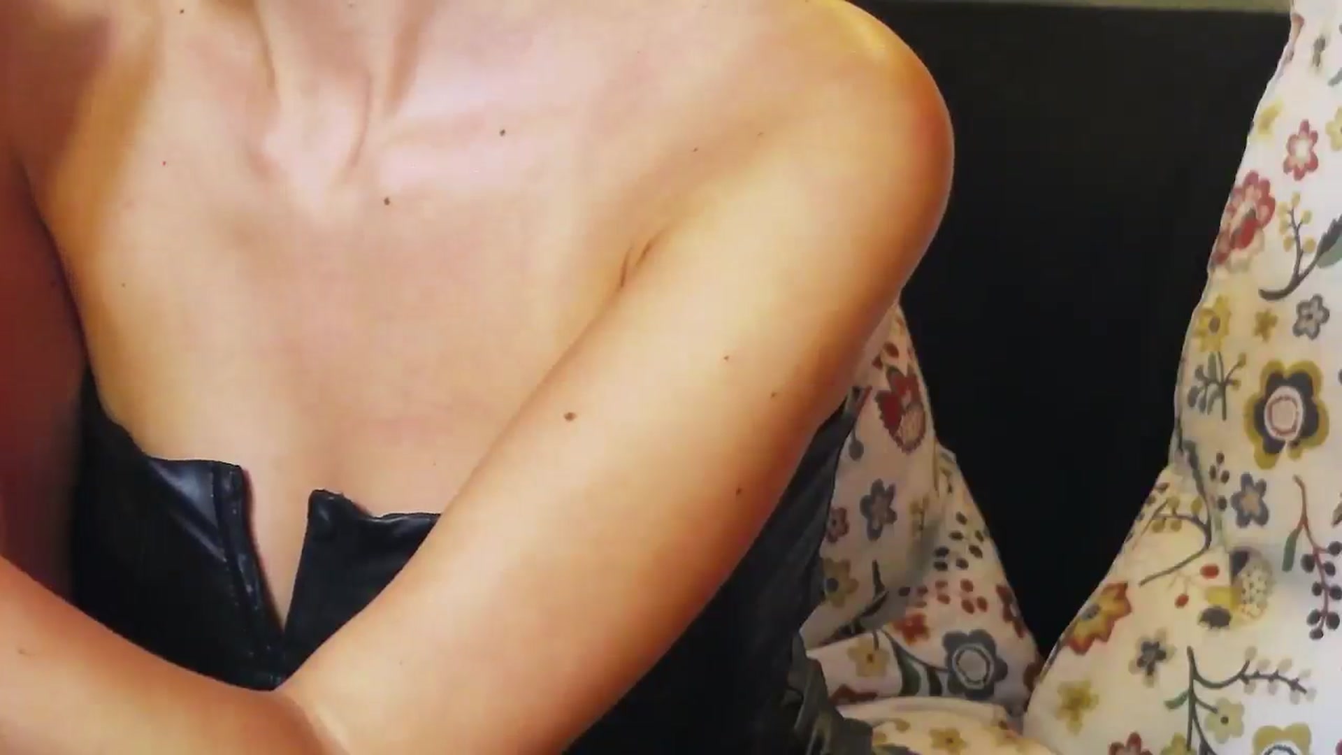 Gallery image thumbnail from Radiance's myfreecams stream on, 08/05/2024, 19:07 image 16 of 20