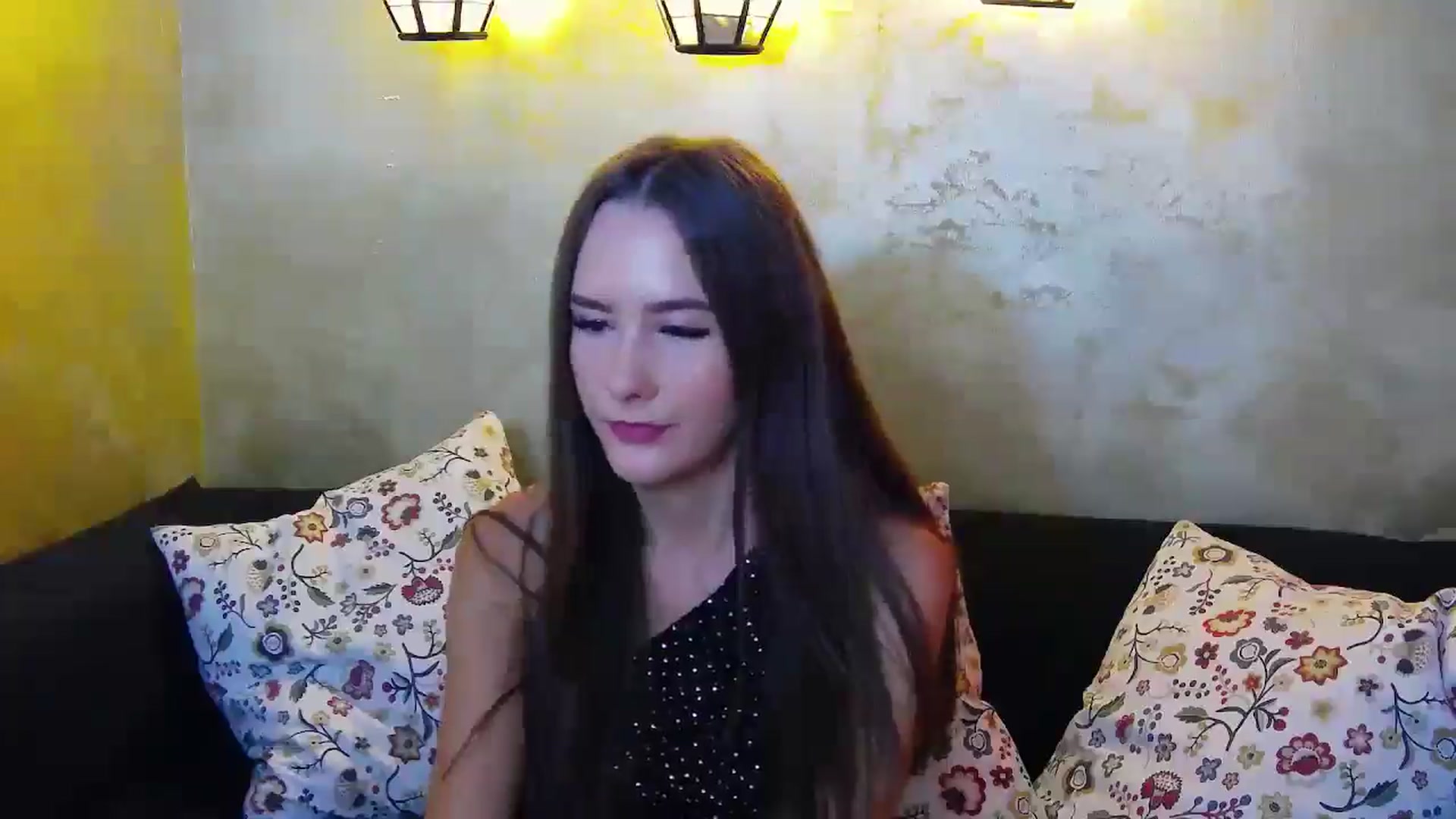 Gallery image thumbnail from Radiance's myfreecams stream on, 08/07/2024, 16:58 image 2 of 20
