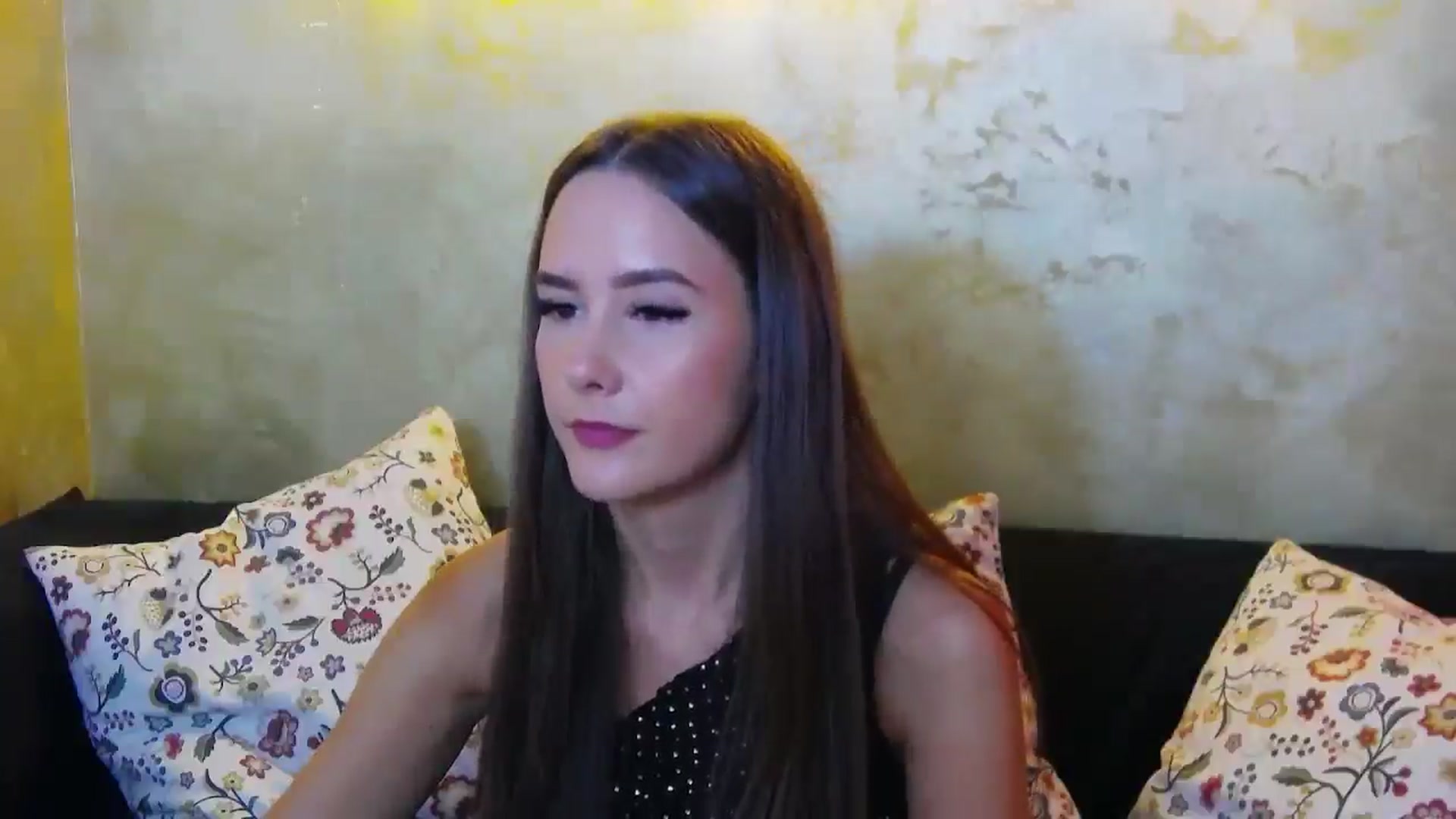 Gallery image thumbnail from Radiance's myfreecams stream on, 08/07/2024, 16:58 image 7 of 20