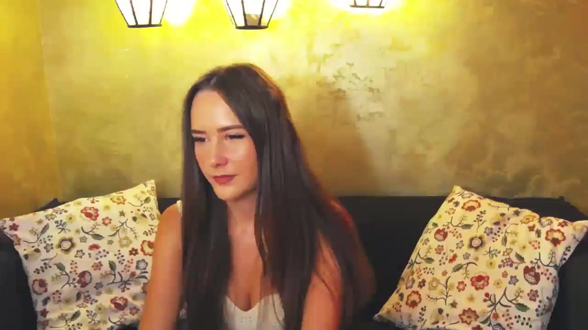 Gallery image thumbnail from Radiance's myfreecams stream on, 08/12/2024, 13:32 image 10 of 20