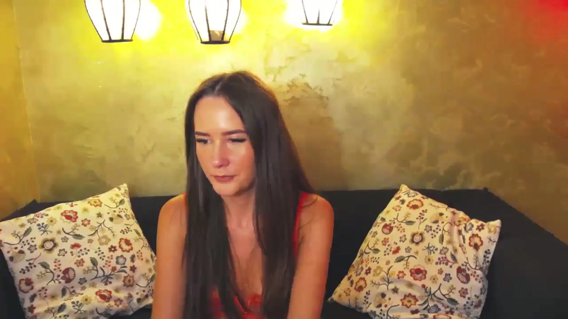 Gallery image thumbnail from Radiance's myfreecams stream on, 08/12/2024, 17:23 image 7 of 20