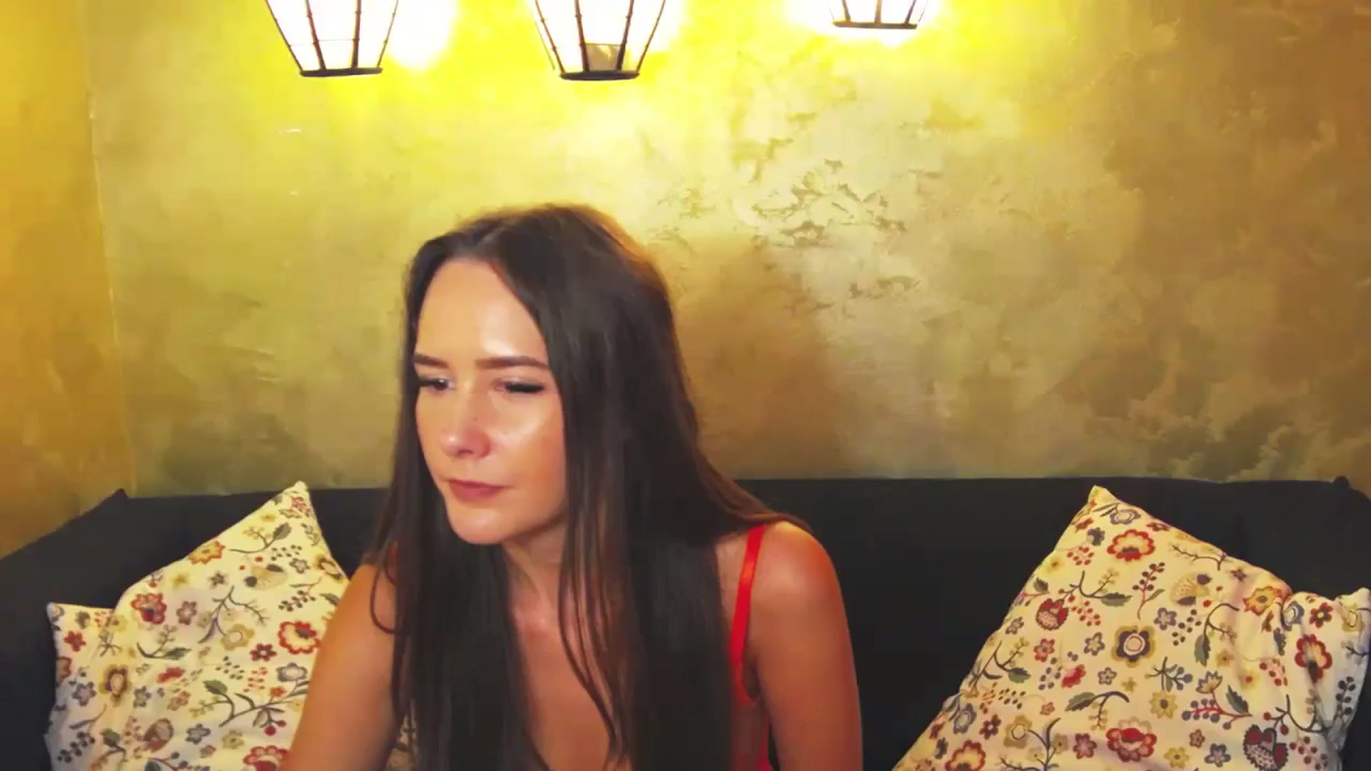 Gallery image thumbnail from Radiance's myfreecams stream on, 08/12/2024, 19:29 image 2 of 20