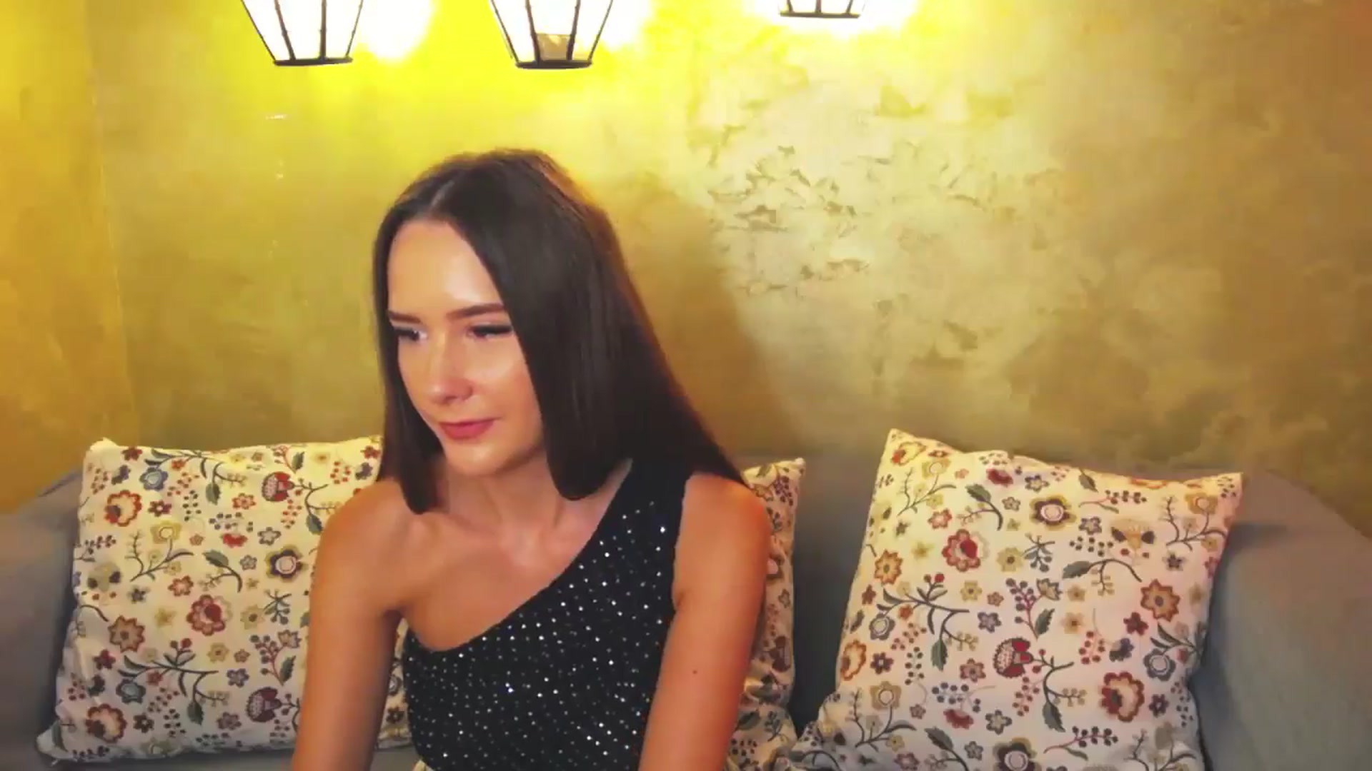 Gallery image thumbnail from Radiance's myfreecams stream on, 08/13/2024, 14:58 image 11 of 20