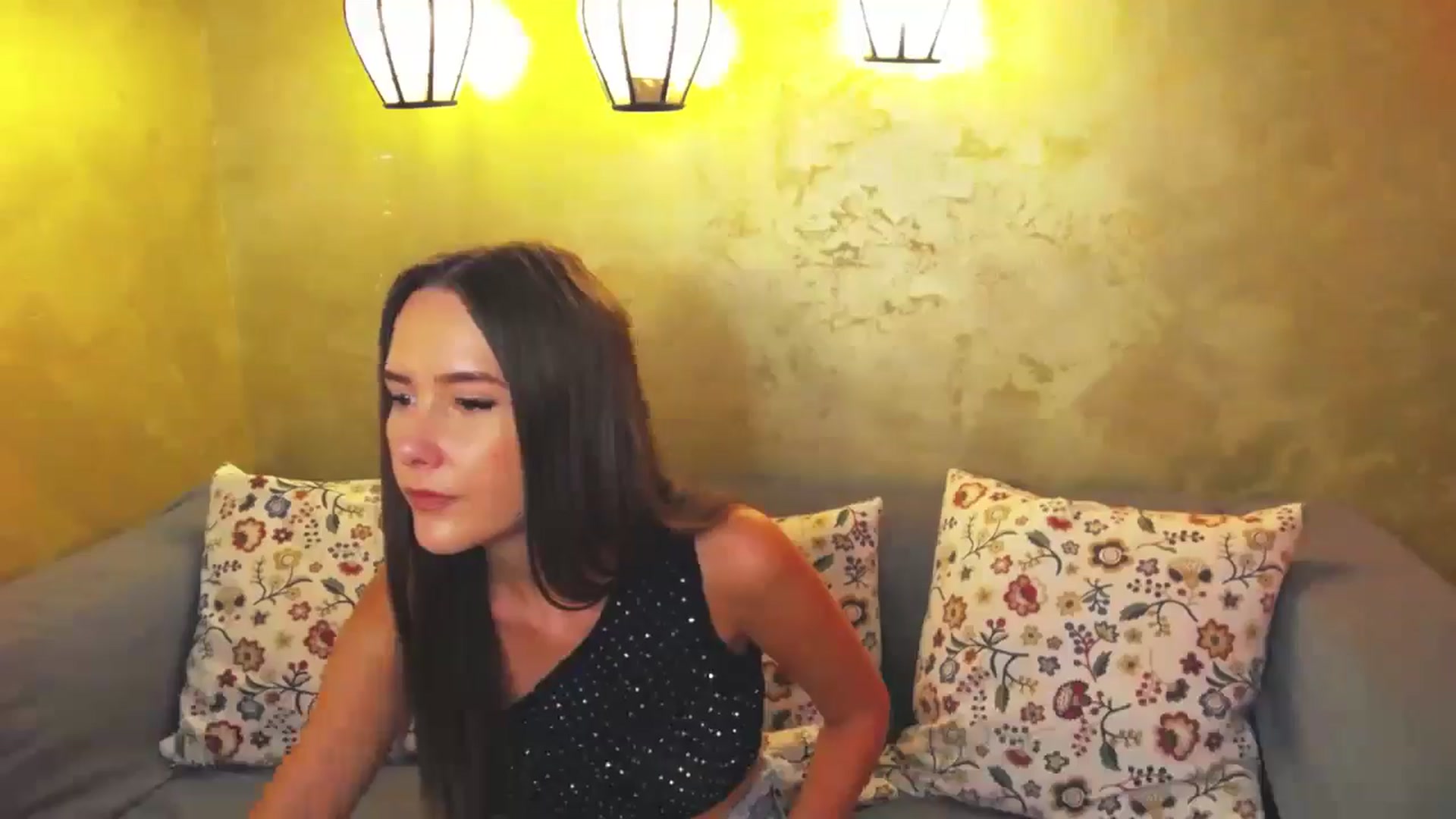 Gallery image thumbnail from Radiance's myfreecams stream on, 08/13/2024, 19:17 image 4 of 20