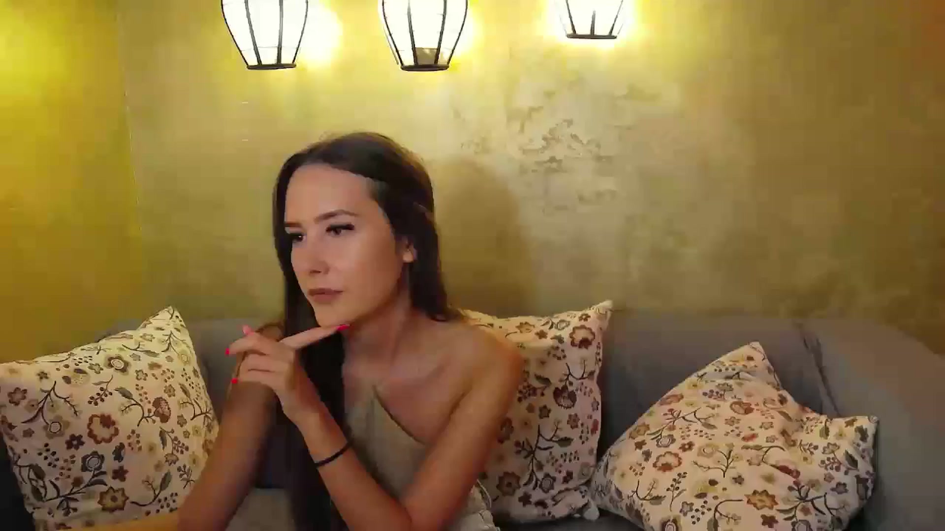Gallery image thumbnail from Radiance's myfreecams stream on, 08/14/2024, 14:17 image 8 of 20