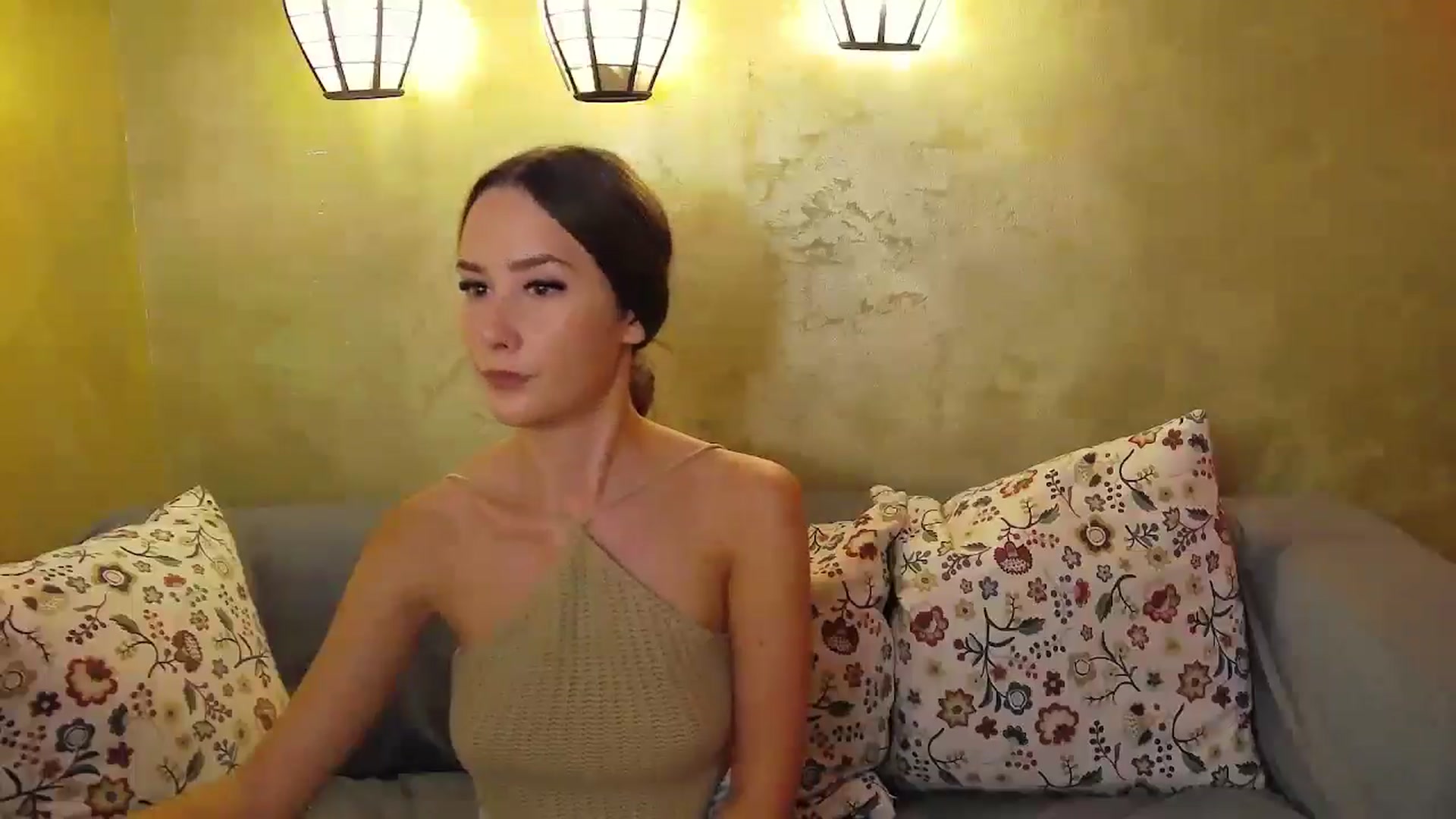 Gallery image thumbnail from Radiance's myfreecams stream on, 08/14/2024, 14:50 image 3 of 20