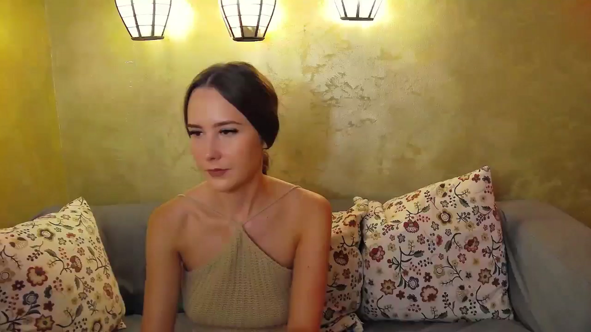 Gallery image thumbnail from Radiance's myfreecams stream on, 08/14/2024, 14:50 image 6 of 20