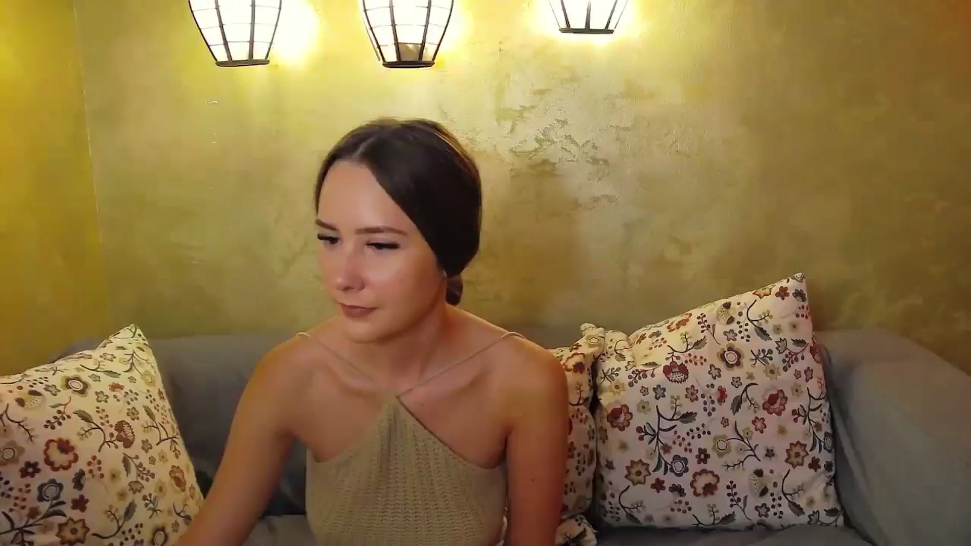 Gallery image thumbnail from Radiance's myfreecams stream on, 08/14/2024, 14:50 image 14 of 20