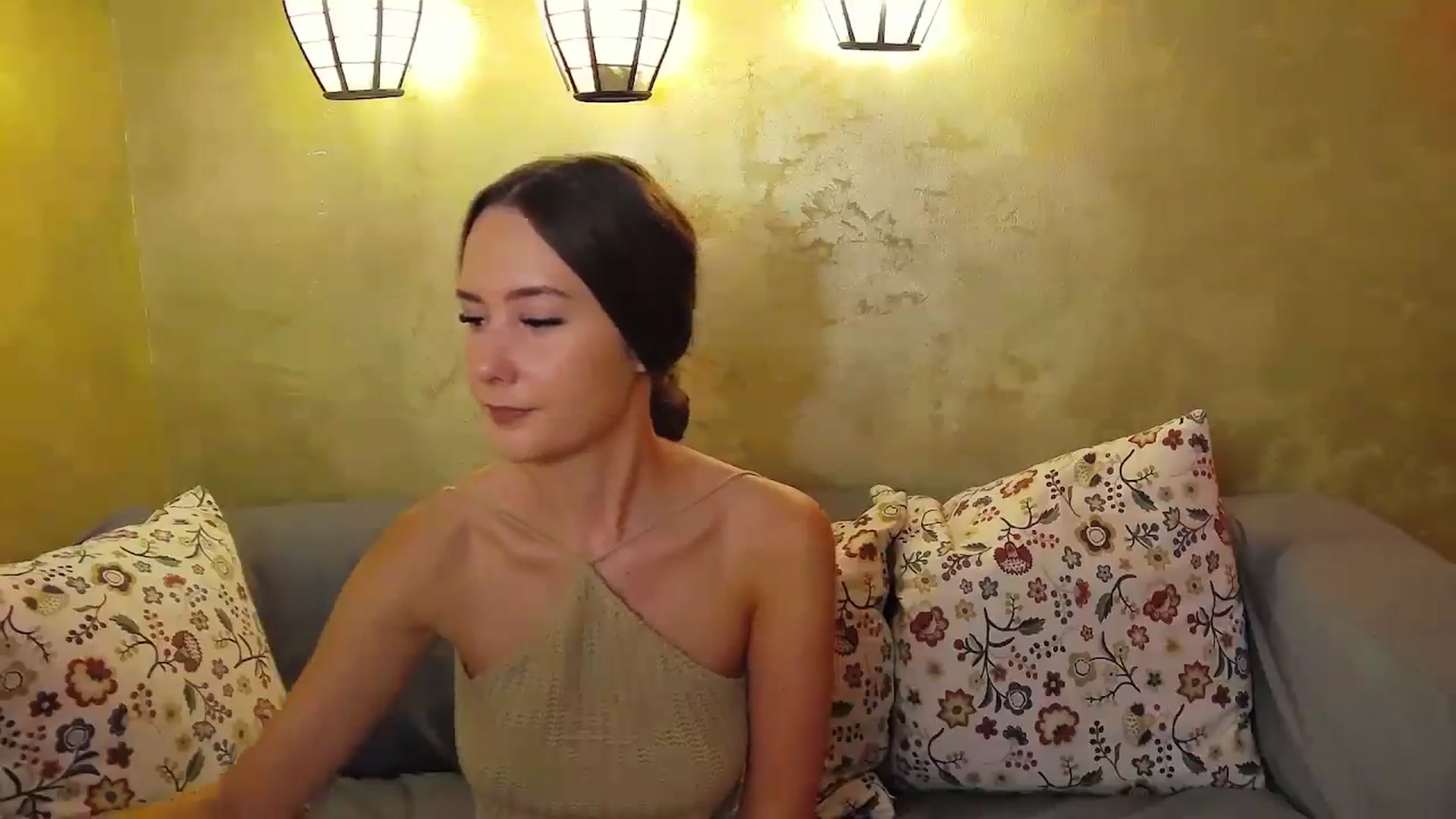 Gallery image thumbnail from Radiance's myfreecams stream on, 08/14/2024, 14:50 image 12 of 20