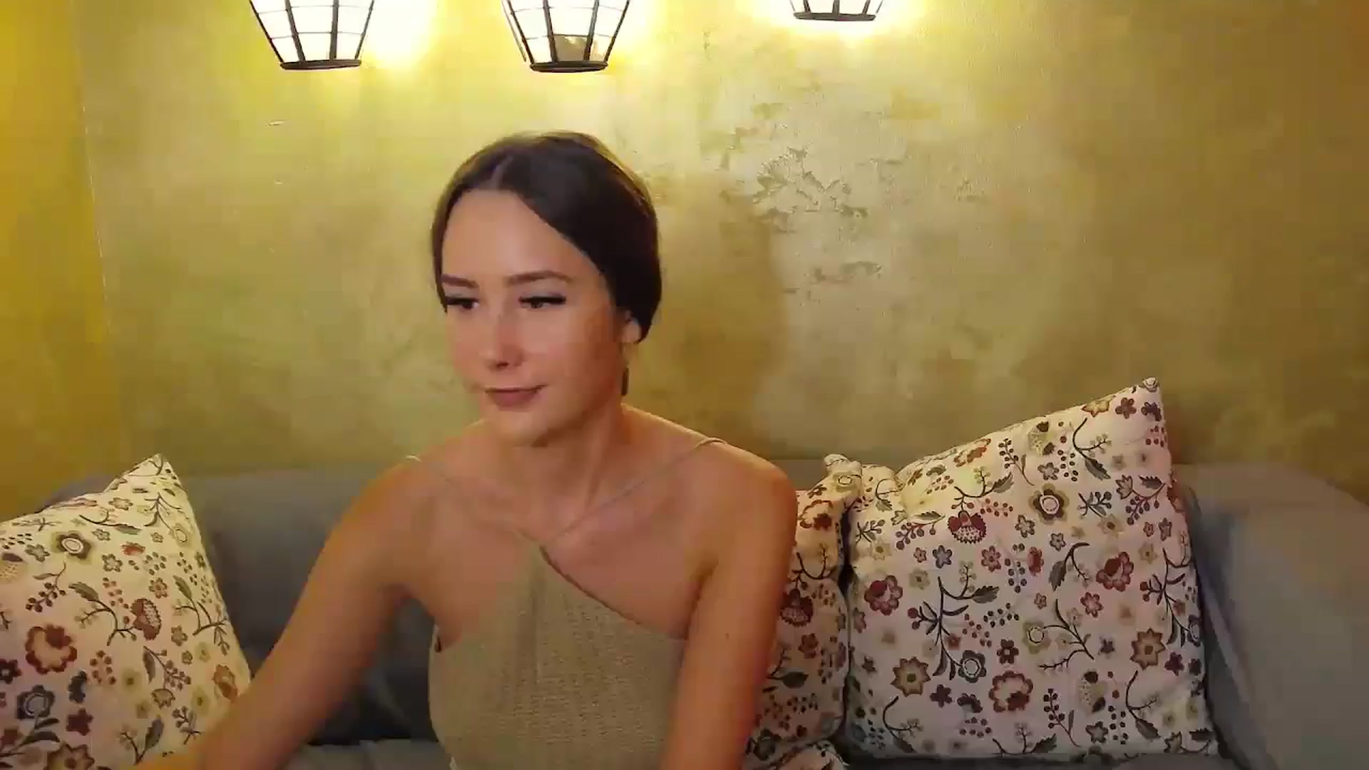 Gallery image thumbnail from Radiance's myfreecams stream on, 08/14/2024, 14:50 image 18 of 20