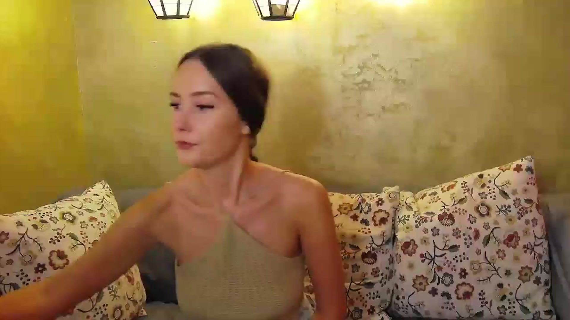 Gallery image thumbnail from Radiance's myfreecams stream on, 08/14/2024, 17:17 image 9 of 20