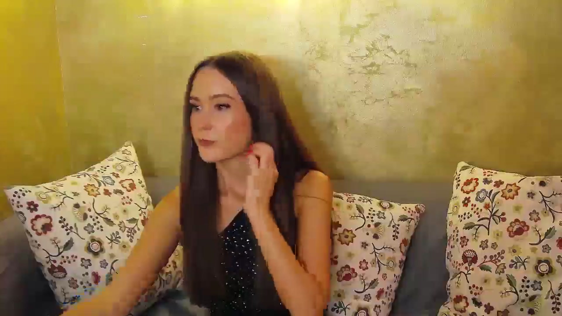 Gallery image thumbnail from Radiance's myfreecams stream on, 08/22/2024, 14:39 image 10 of 20