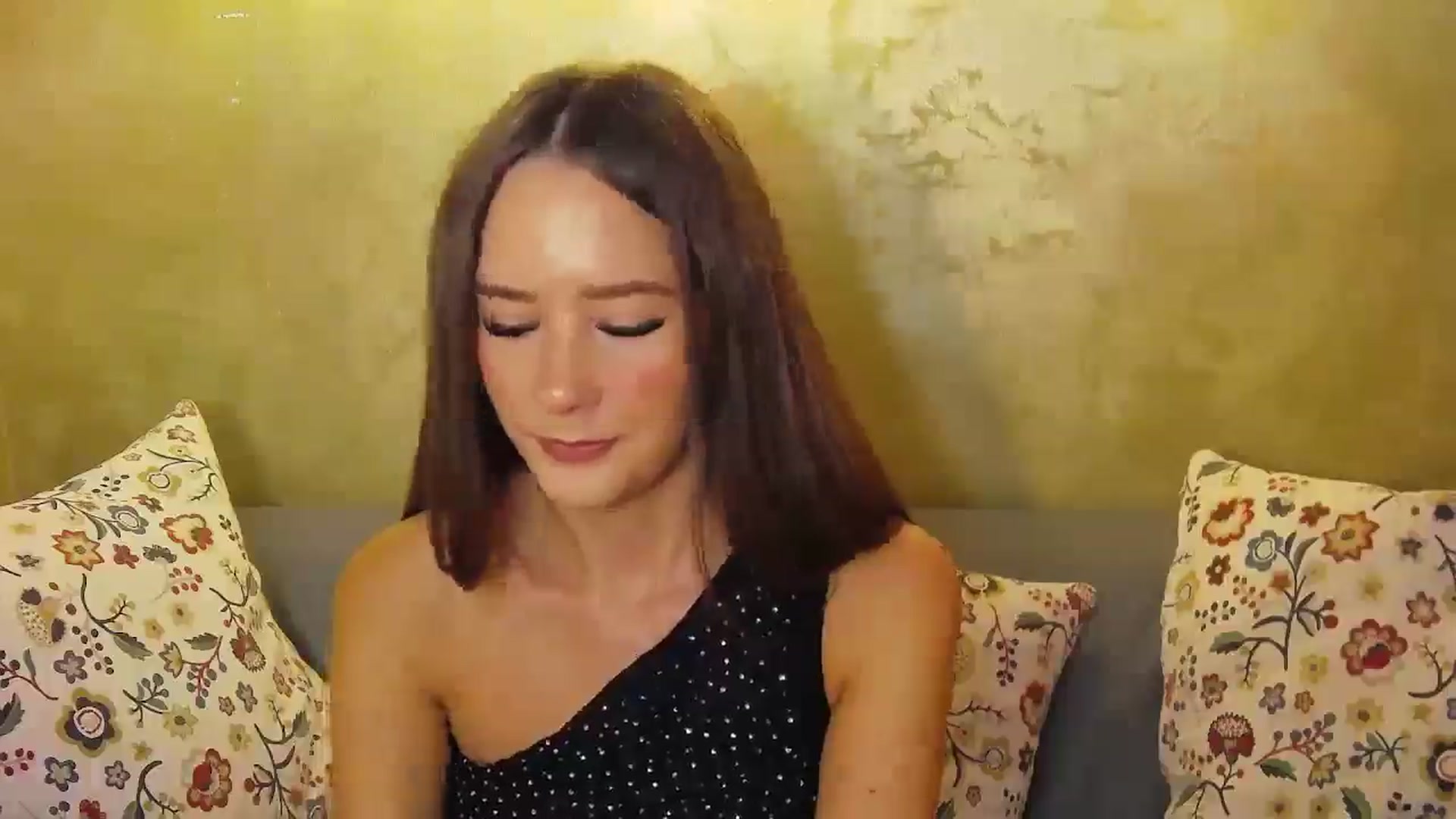 Gallery image thumbnail from Radiance's myfreecams stream on, 08/22/2024, 14:39 image 20 of 20