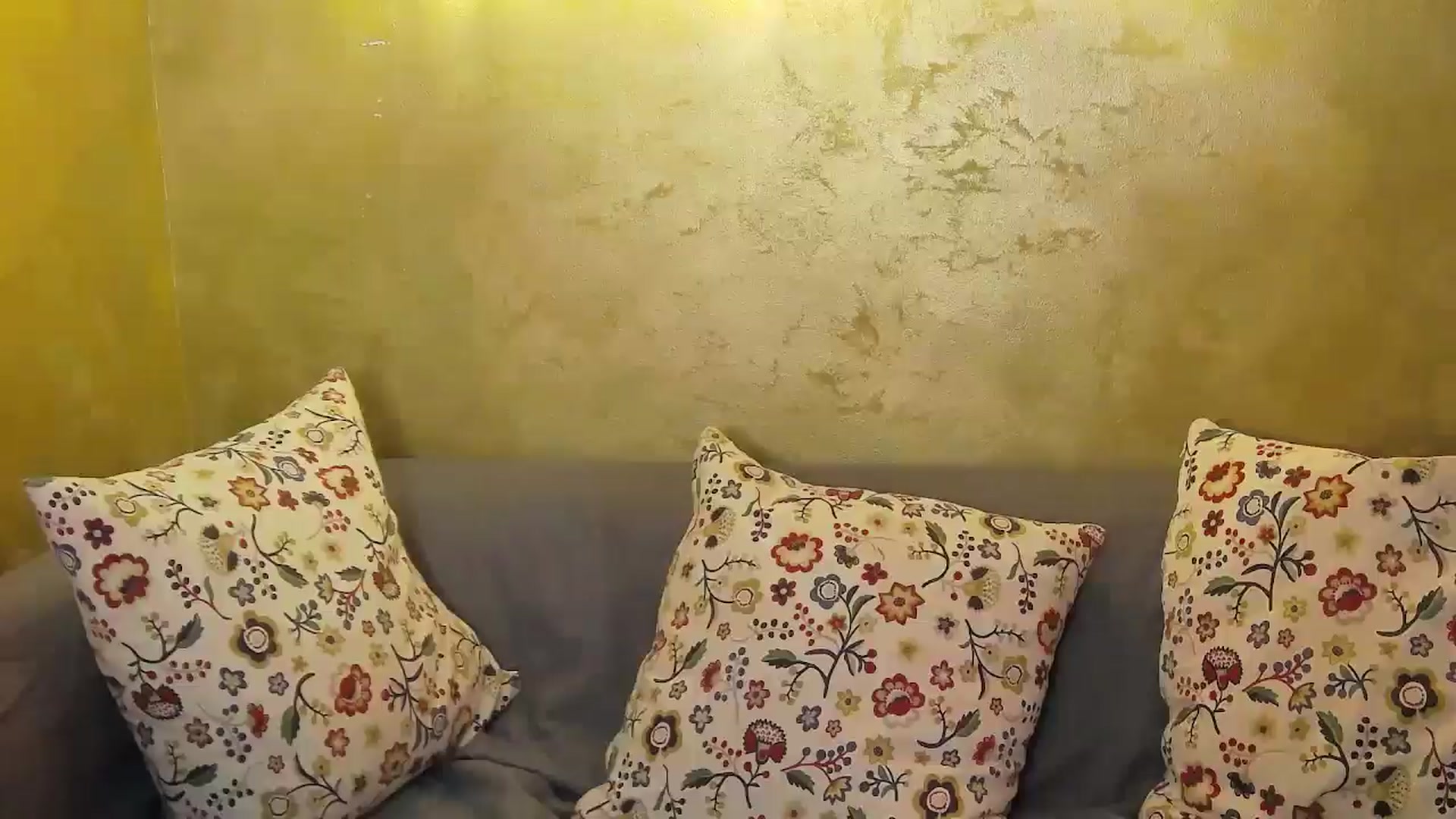 Gallery image thumbnail from Radiance's myfreecams stream on, 08/22/2024, 14:39 image 4 of 20