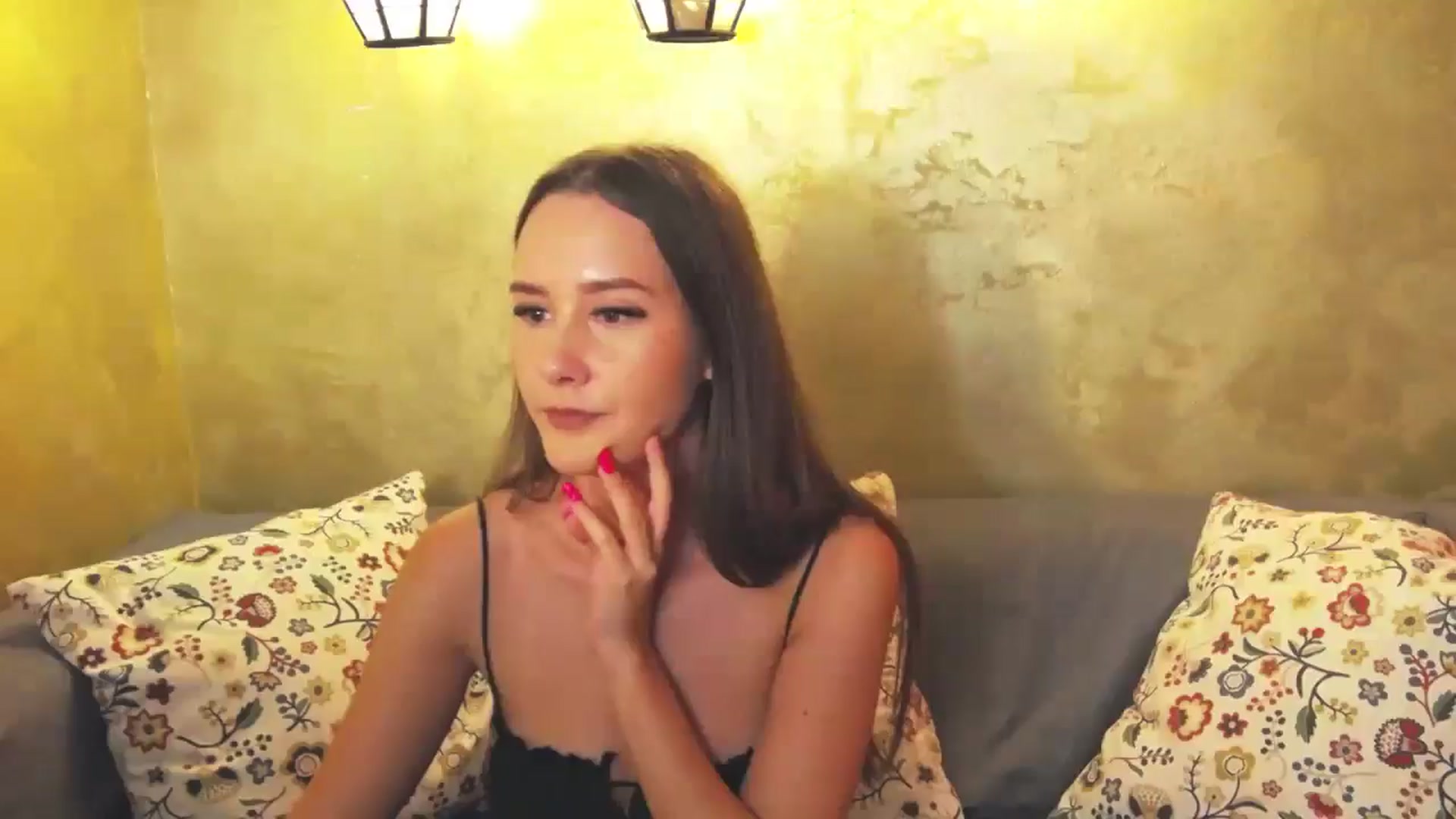 Gallery image thumbnail from Radiance's myfreecams stream on, 08/26/2024, 18:17 image 14 of 20