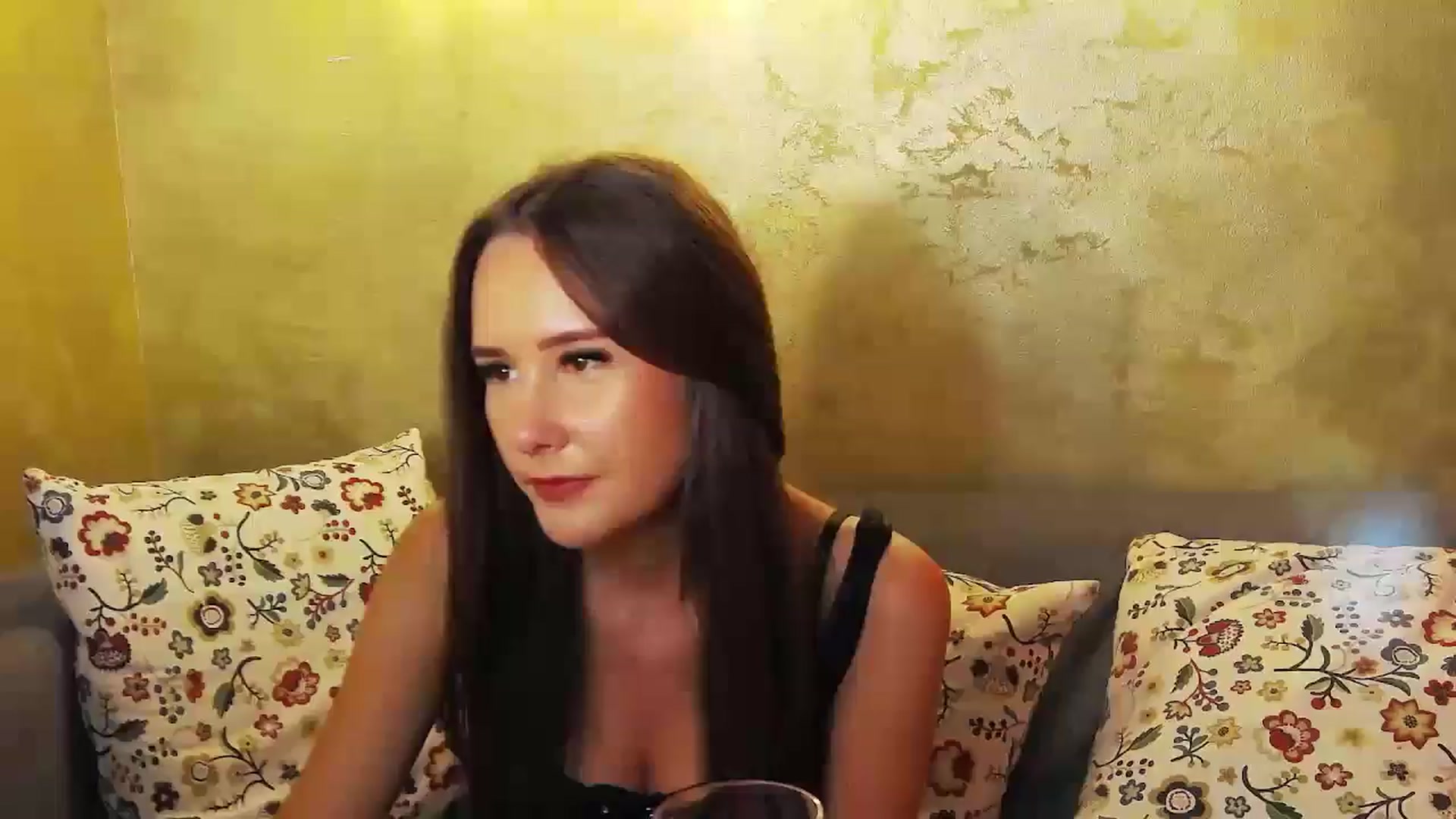 Gallery image thumbnail from Radiance's myfreecams stream on, 08/30/2024, 17:07 image 1 of 20