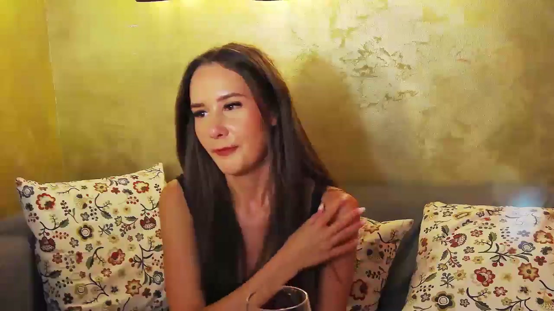 Gallery image thumbnail from Radiance's myfreecams stream on, 08/30/2024, 17:07 image 15 of 20